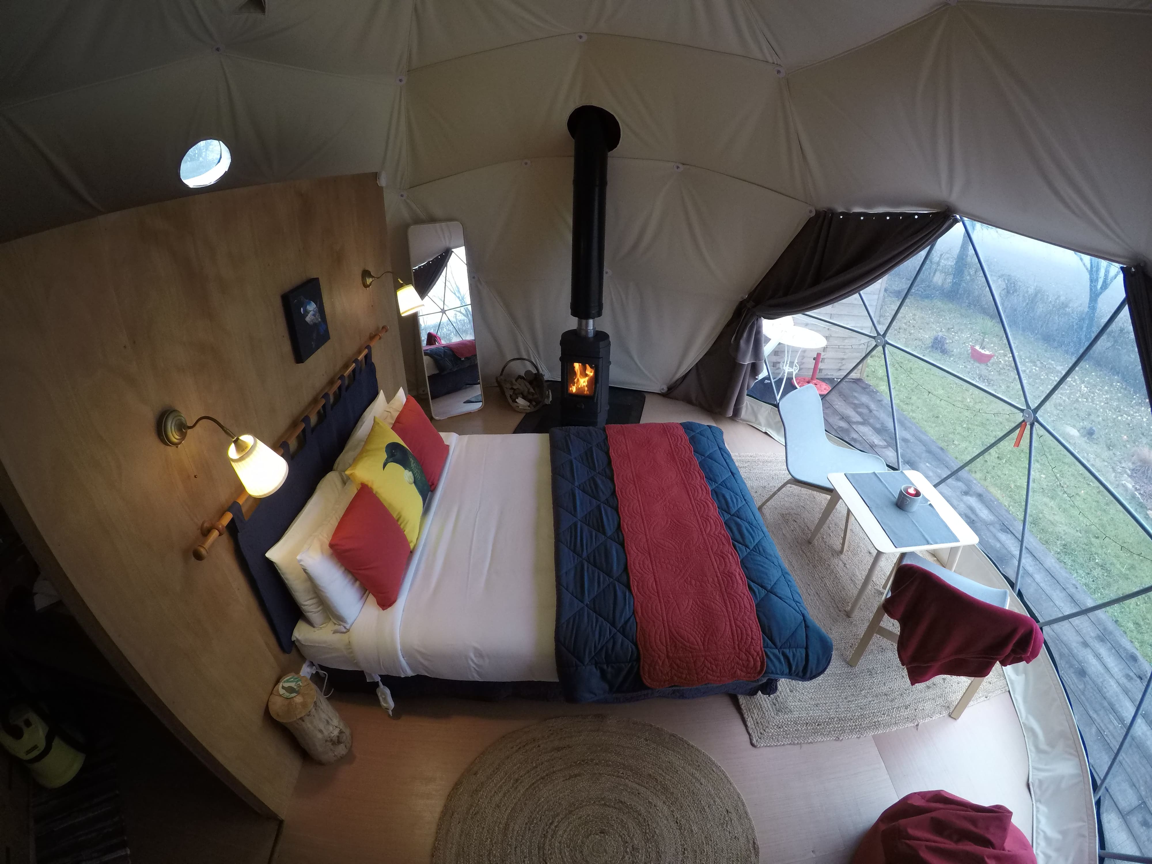 Zen Dome — Dôme avec spa et vue sur la campagne en Indre à Chazemais — vue depuis la terrasse