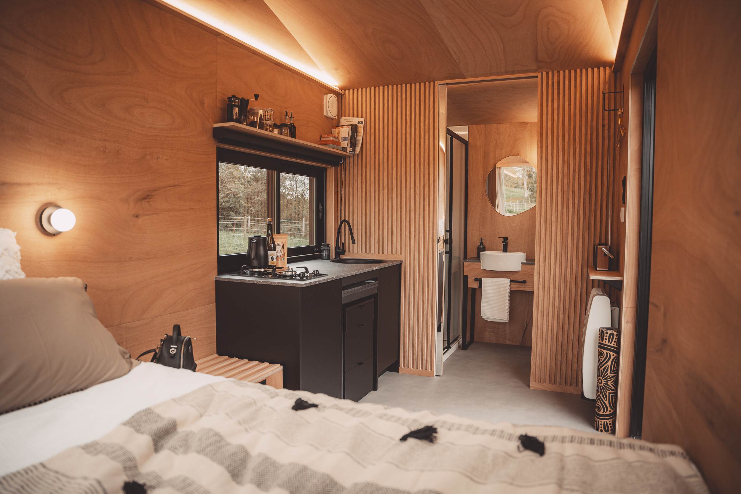 Sloow Cabane : une tiny house au cœur de la nature normande à Normandie — espace de vie
