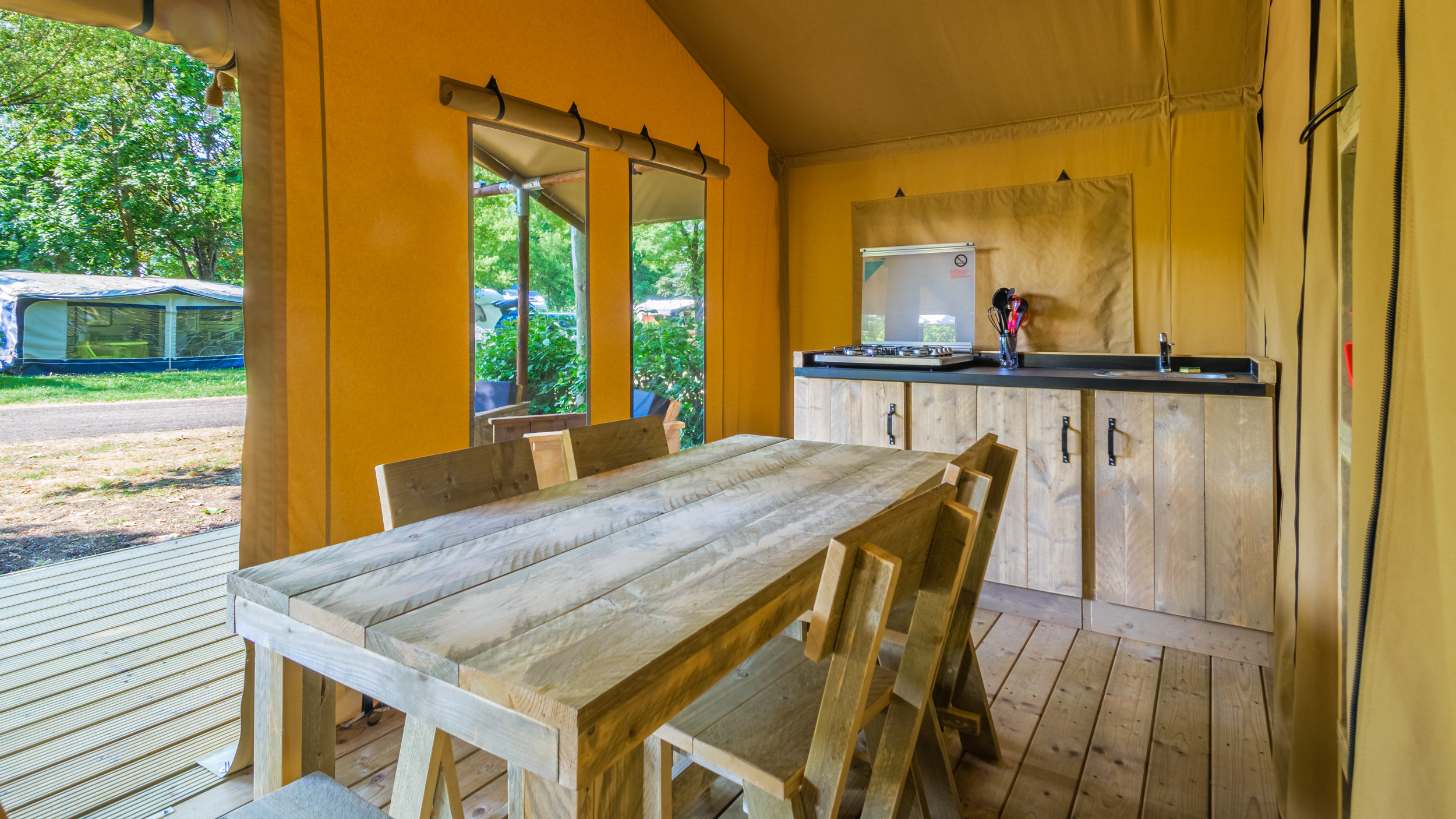 Slow Lodge - Tente et tente lodge en pleine nature à Briare — chambre