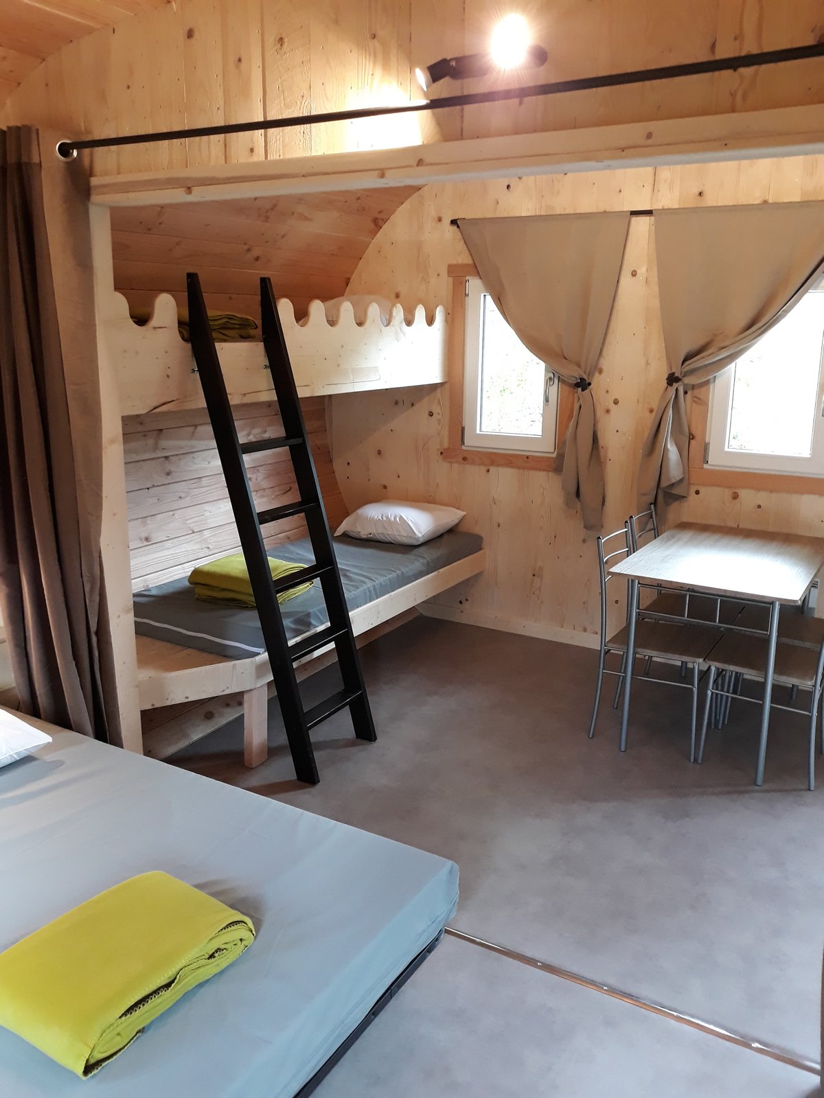 La Bulle Verte : une cabane immersive en pleine nature à St Urcize — espace de vie