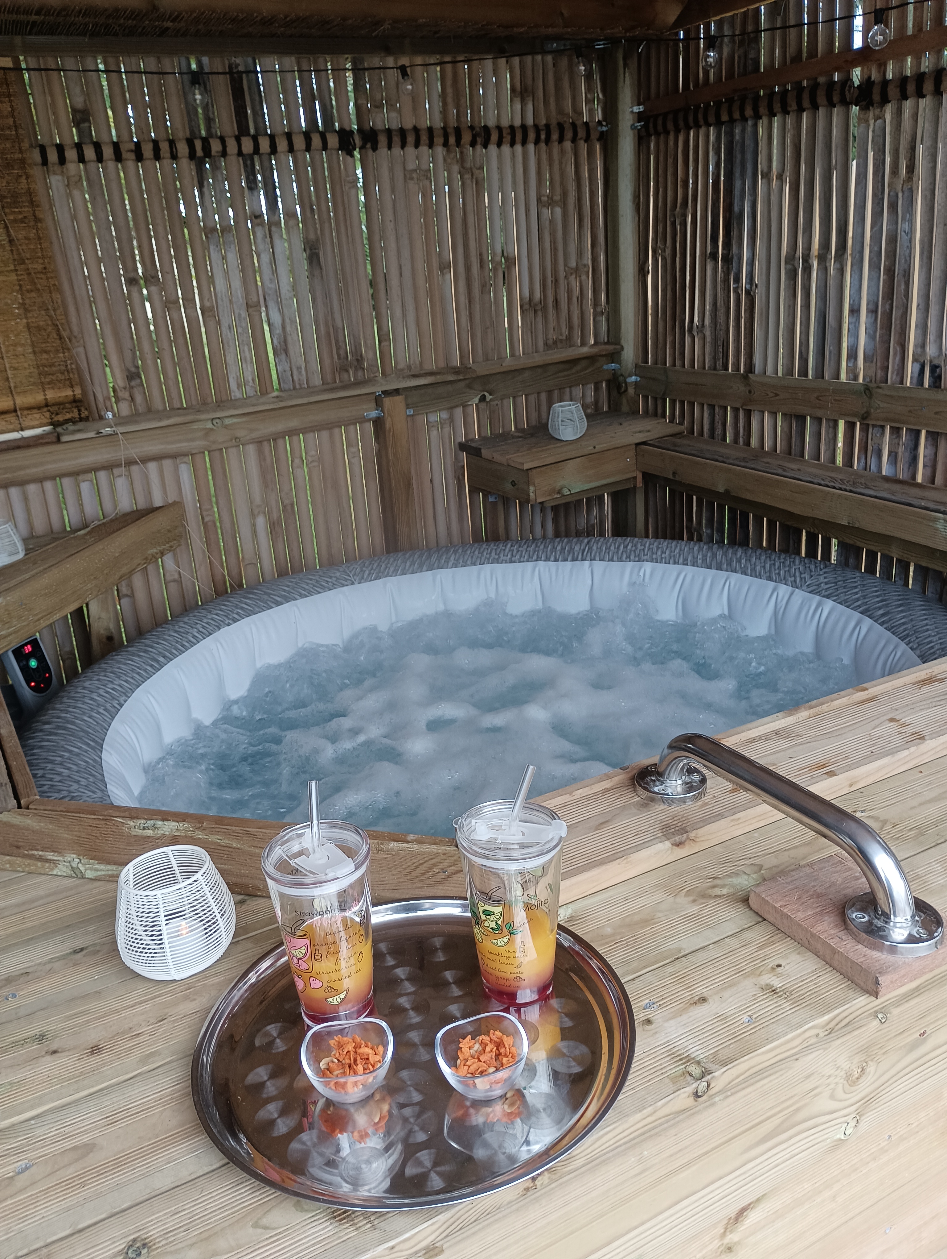 O'fun'enbulle : un dôme enchanteur avec spa en pleine nature à Mazinghien — espace de vie