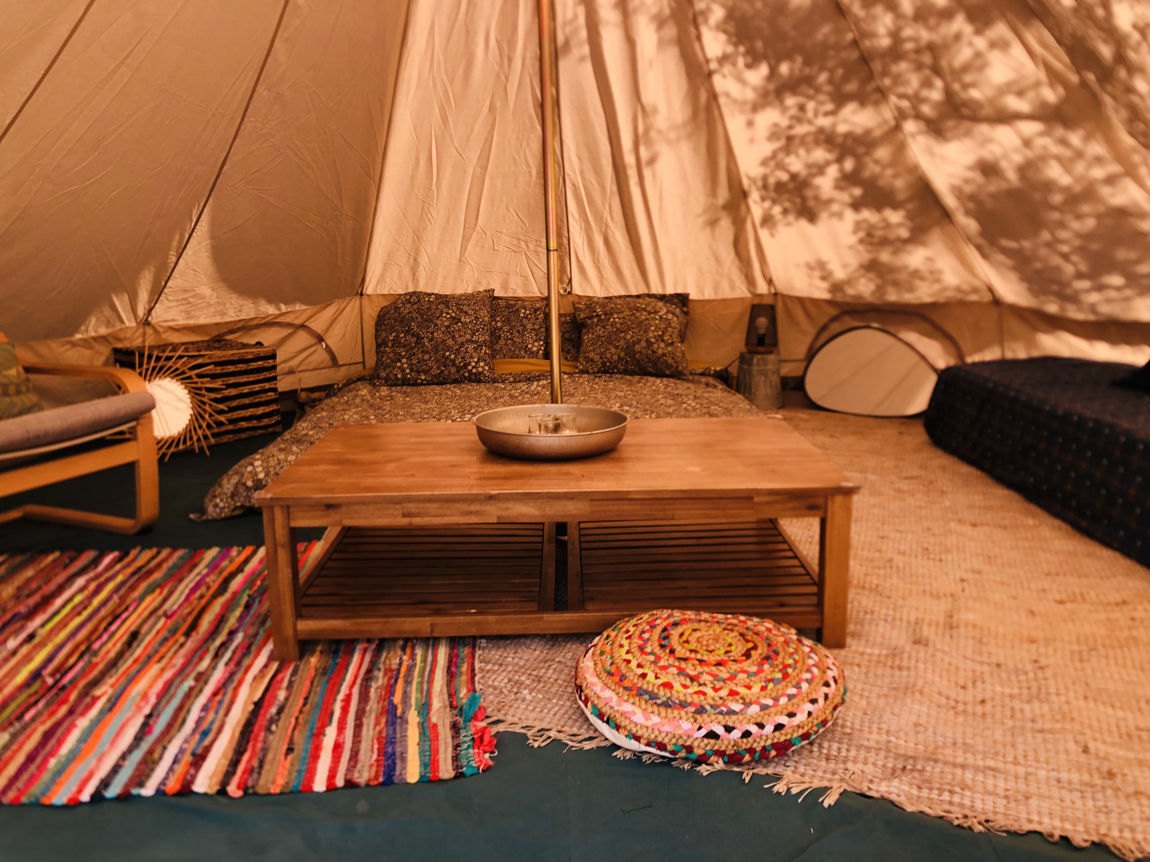 Un tipi étoilé au cœur de la vallée à Valensole — chambre