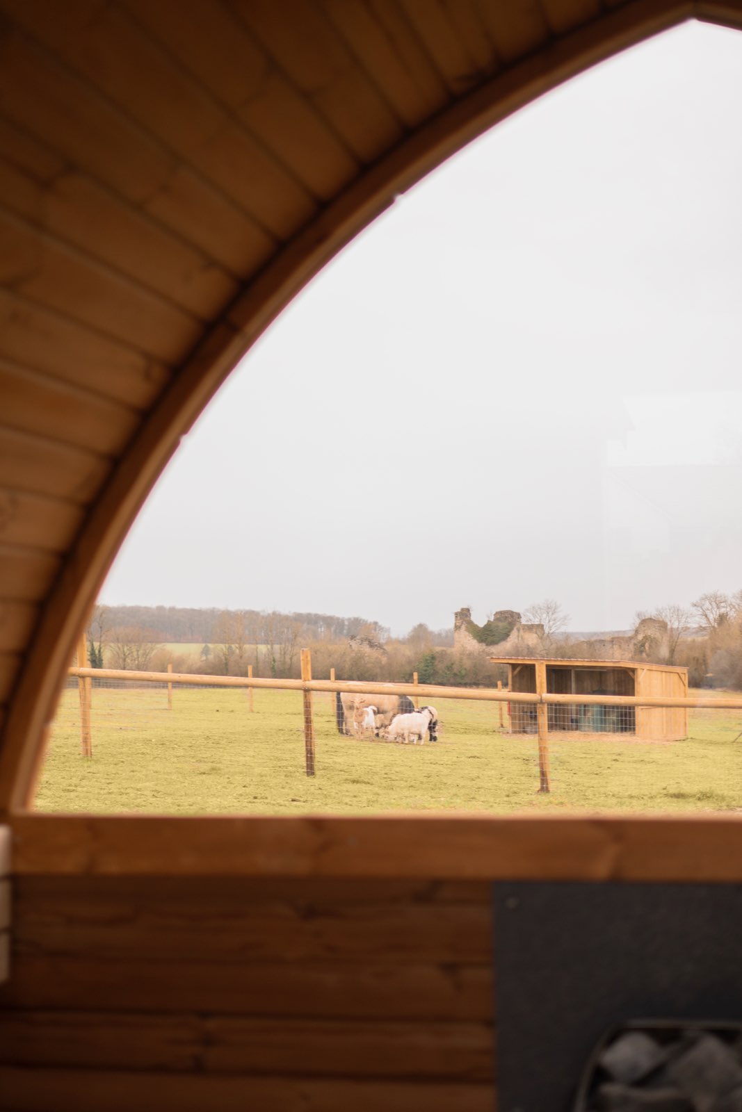 LA ROULOTTE DU RANCH — Roulotte avec Bain Nordique à Meurthe-et-Moselle à Nancy — vue depuis la terrasse