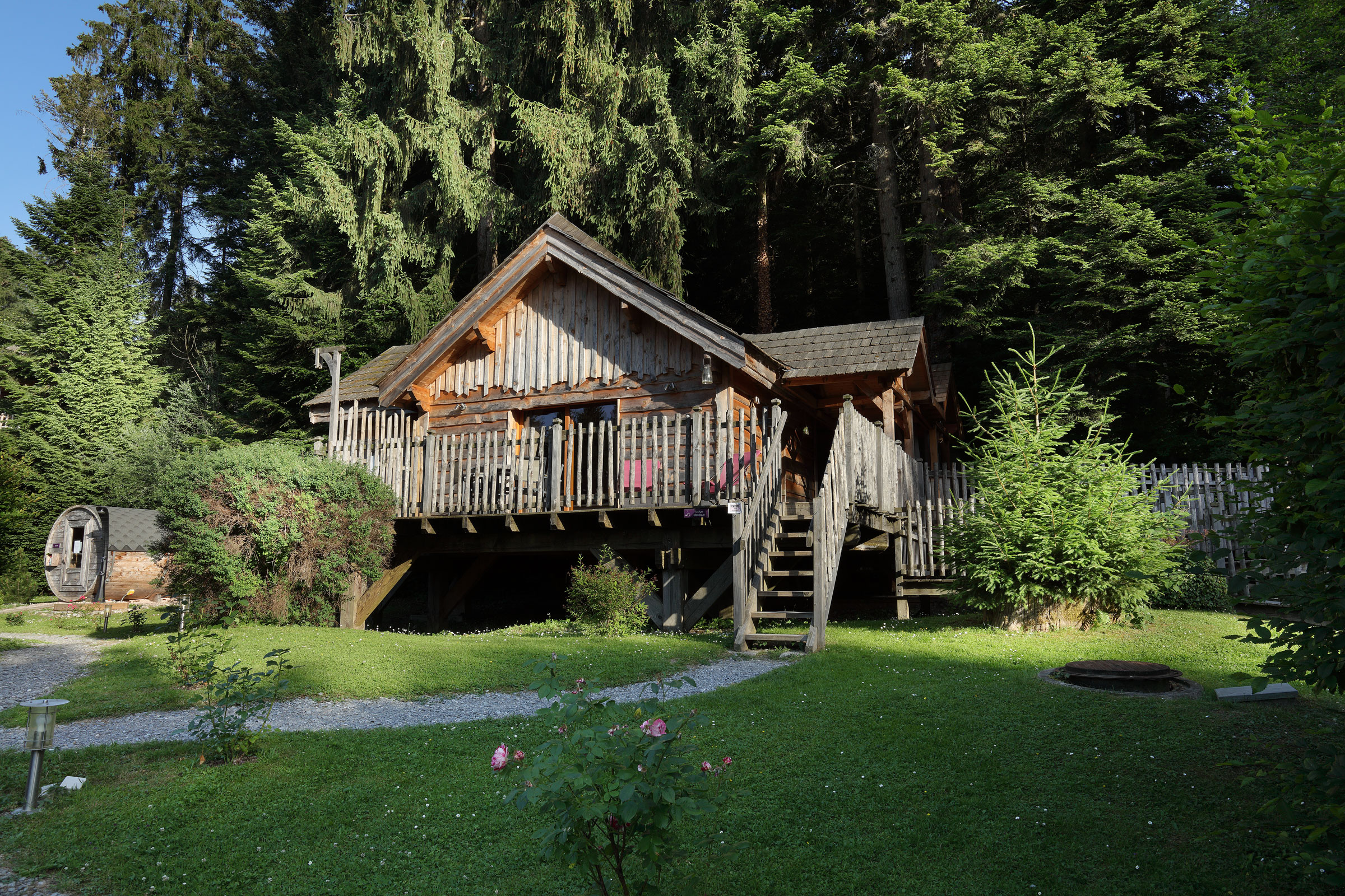 Lodge Classique Bain Scandinave — Cabane dans les arbres à Larringes en Haute-Savoie