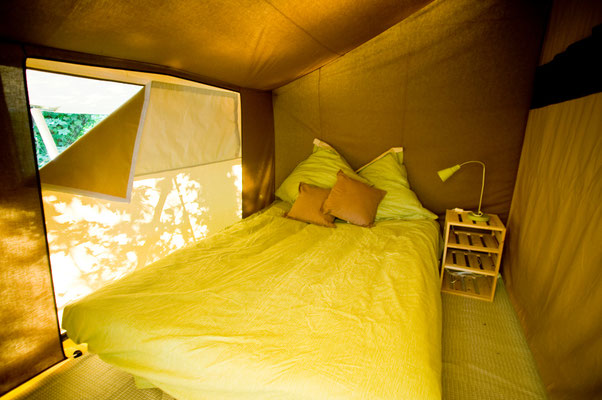 Tente Lodge Cabanon Safari : un glamping enchanteur en Provence à Esparron De Verdon — salle de bain