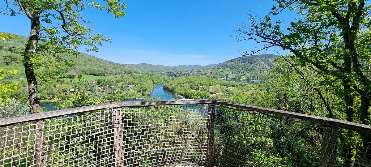 La Pinède & SPA partagé — Cabane sur pilotis avec spa à Ain à Serrières-Sur-Ain — salle de bain