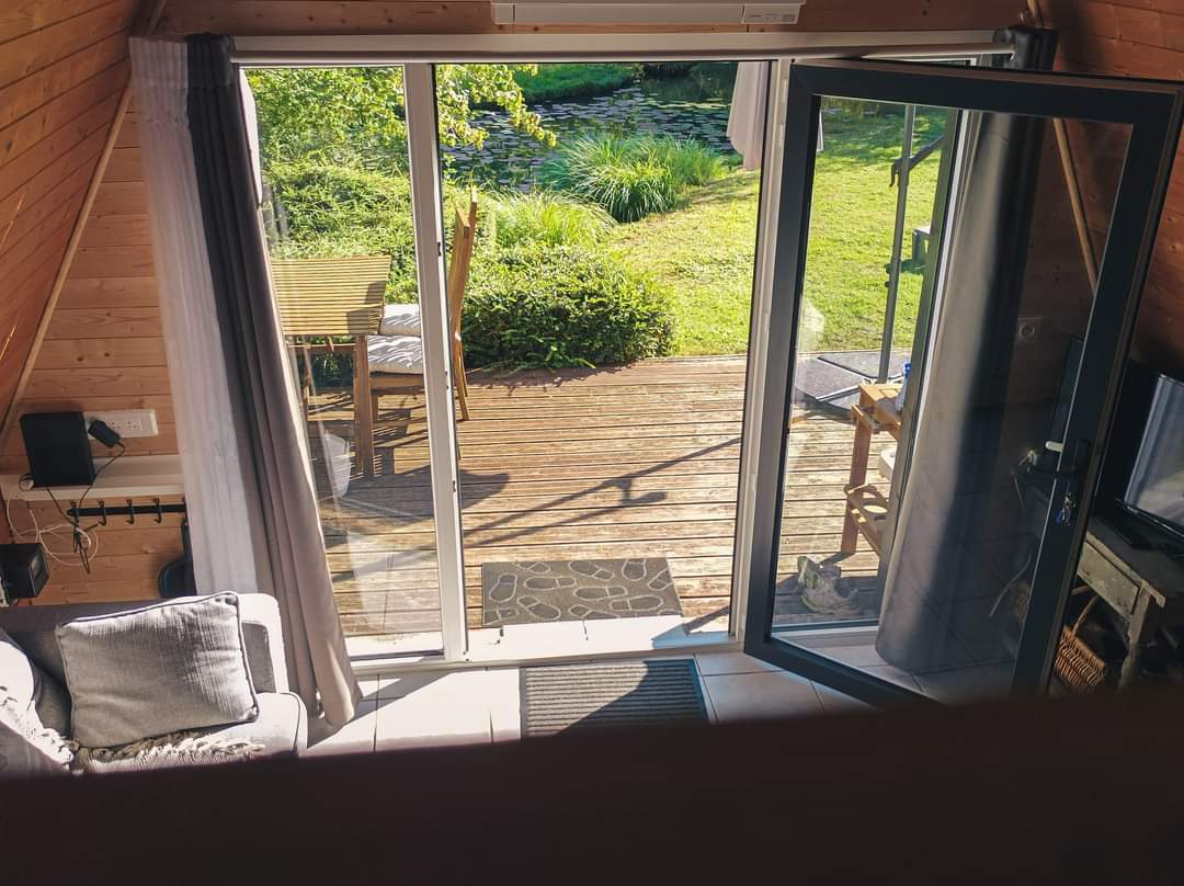 La Cabane du Pêcheur — Cabane au bord d'un étang de pêche à Sarlat à Sarlat-la-Canéda — vue depuis la terrasse