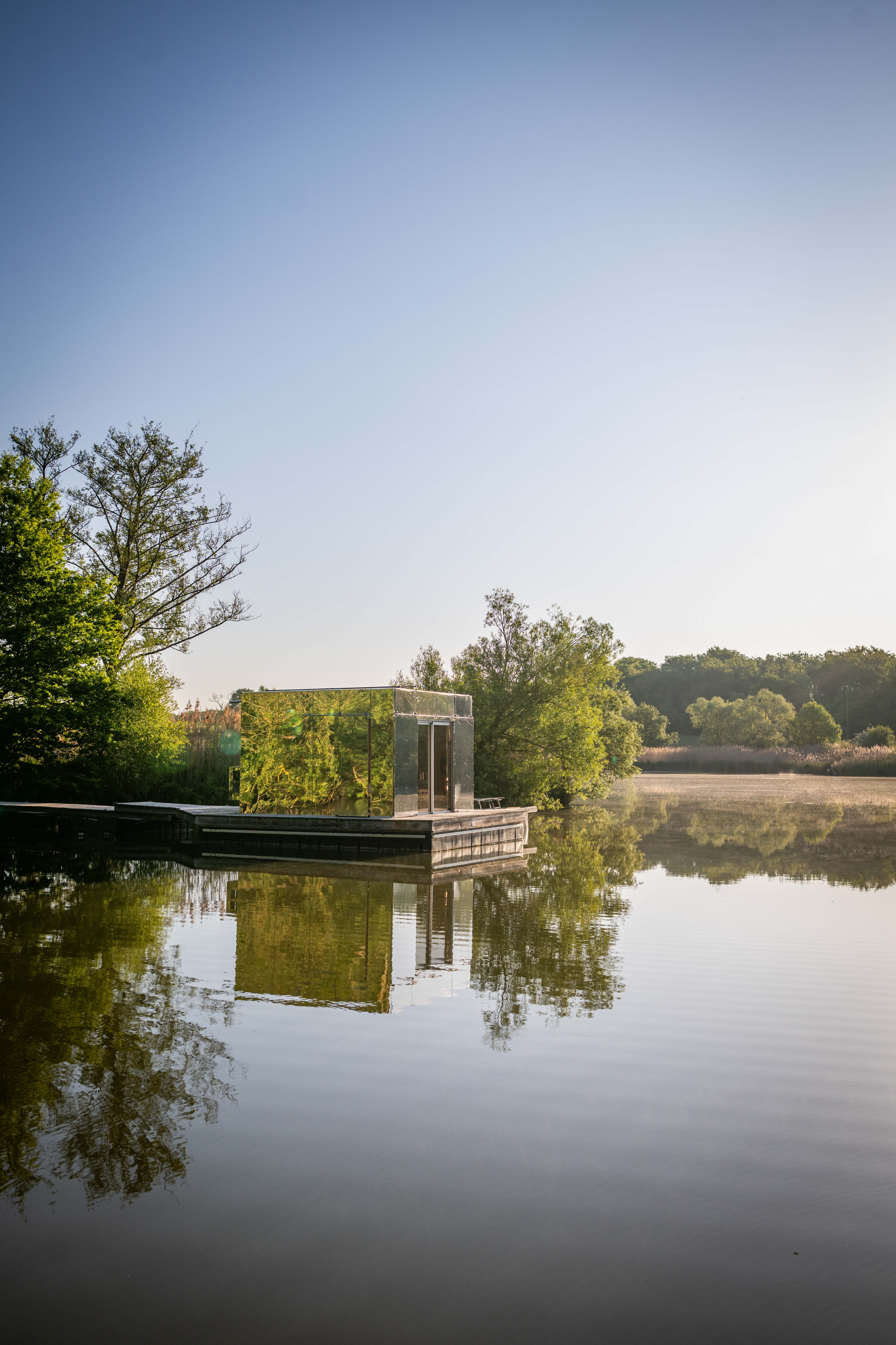 Photo 2/9 — Cabane insolite « Cabane Spa Miroir — Escapade insolite avec spa à Ain » à Bourg-en-Bresse Ain