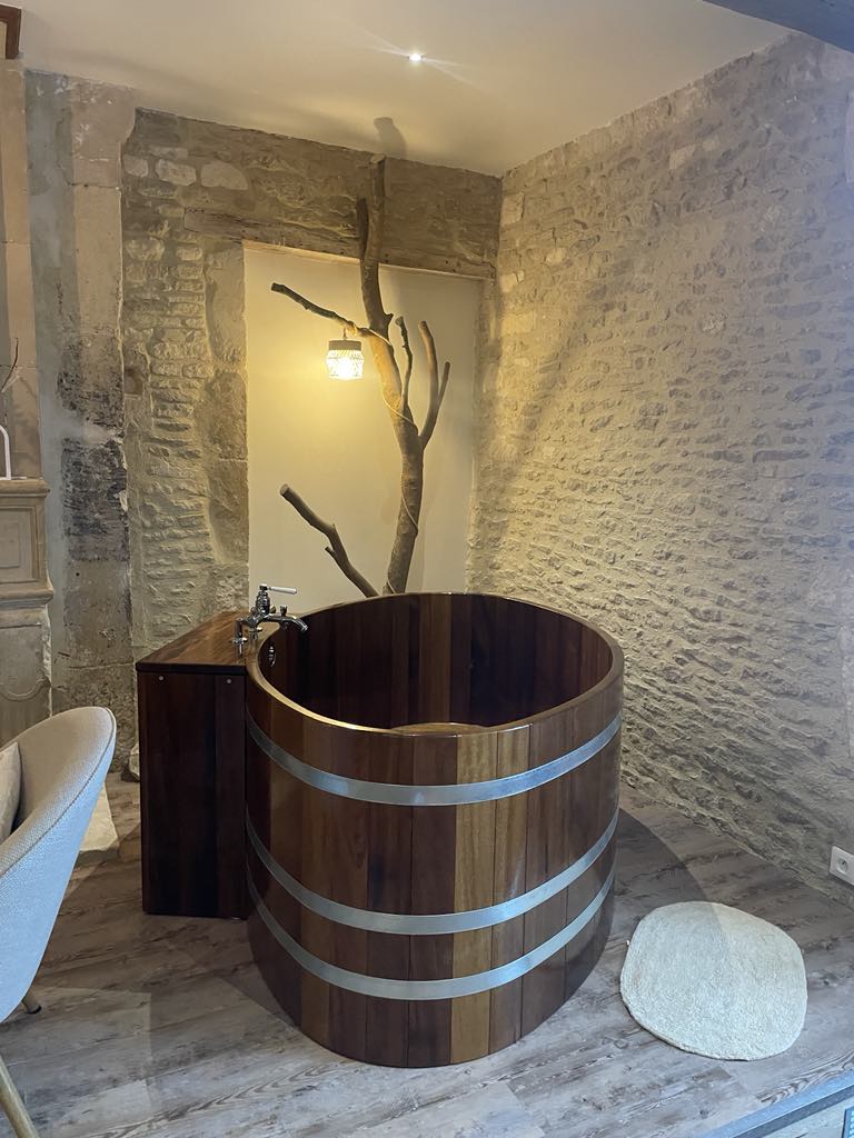 La Chambre de Caractère — Séjour romantique avec spa à Rouvres (Calvados) à Rouvres — chambre