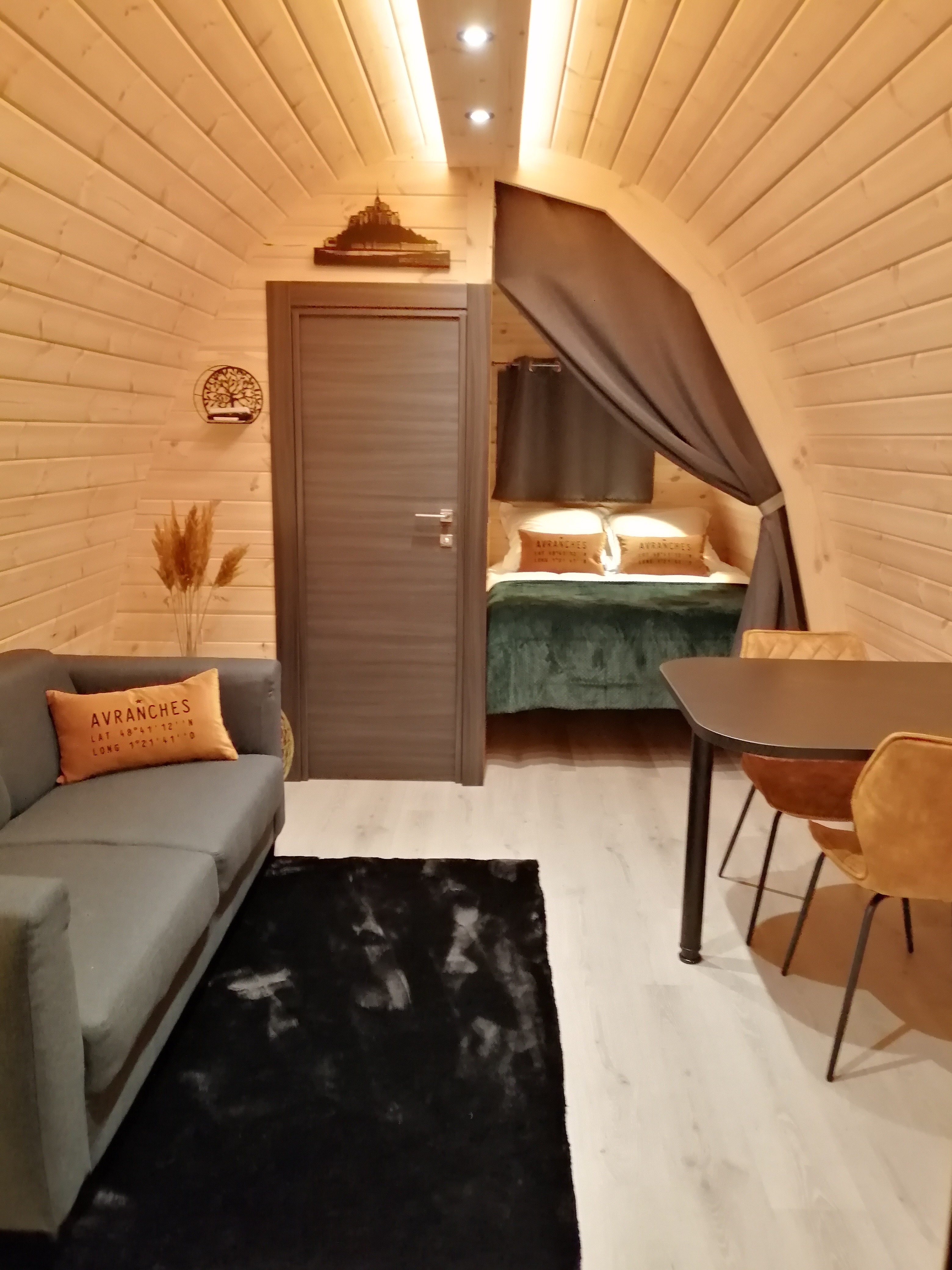 Un pod unique au cœur de la Basse-Normandie à Avranches — espace de vie