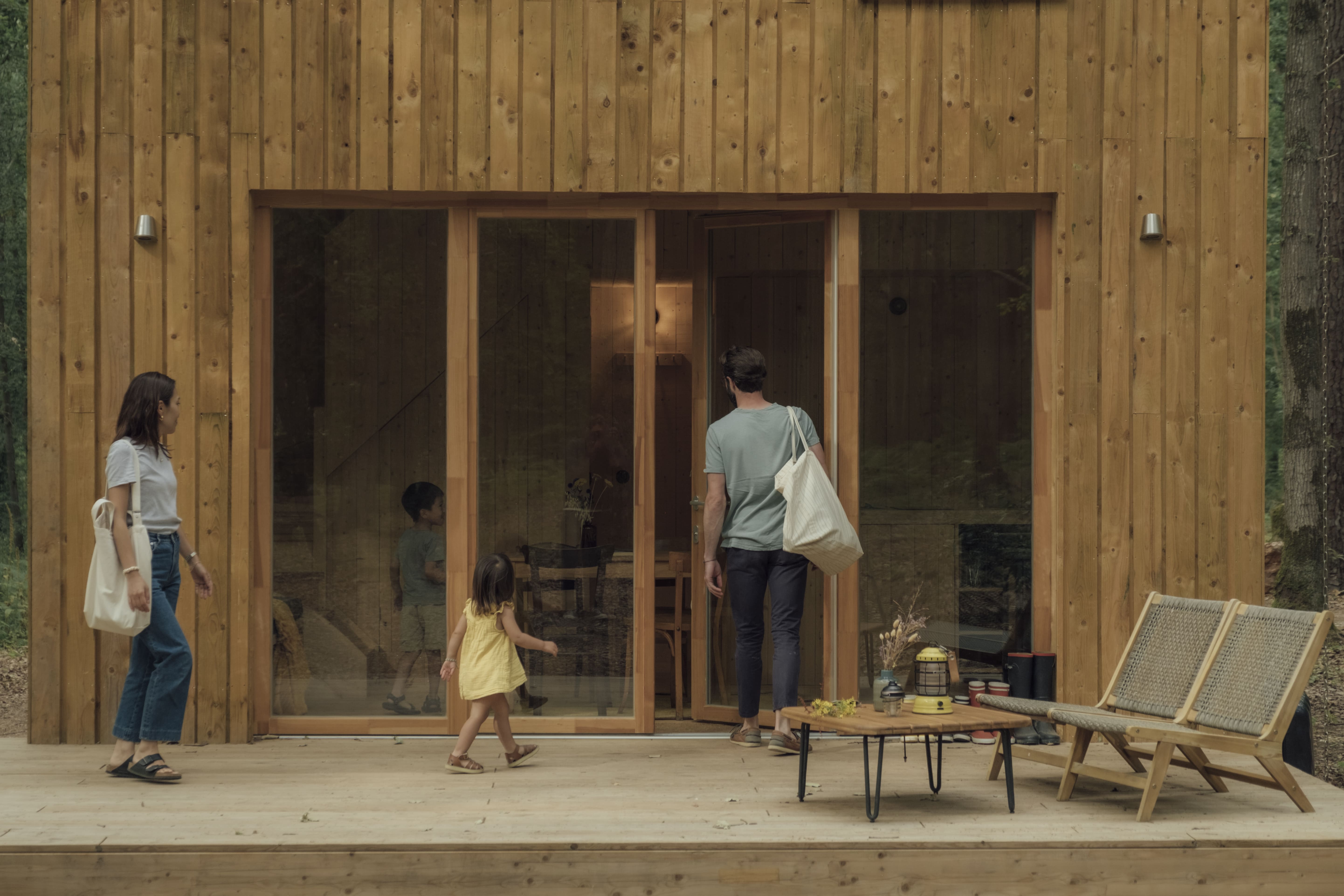 Ecolodge Tribu : une cabane sur pilotis au cœur de la nature normande à La Couture-Boussey — vue intérieure