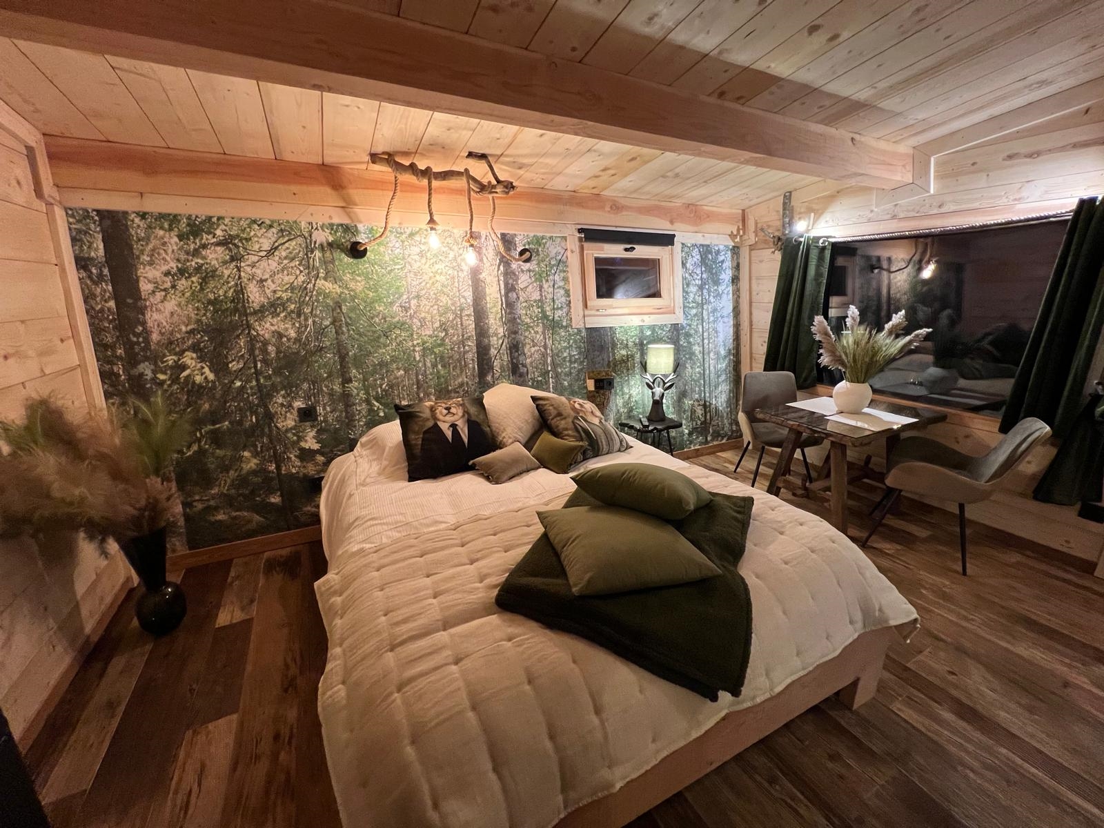 Cabane La Seignette : une expérience sensorielle en Franche-Comté à Petite Chaux — chambre