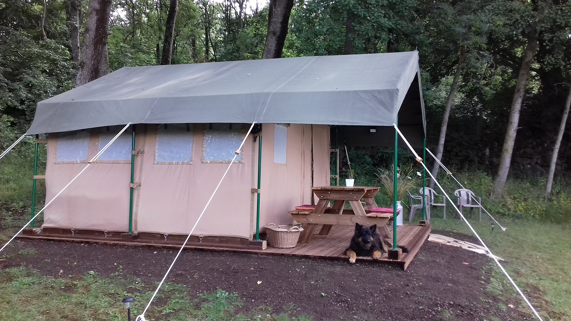 Tente Safari Lodge : une immersion au cœur de l'Auvergne à Sanssac L'eglise — chambre
