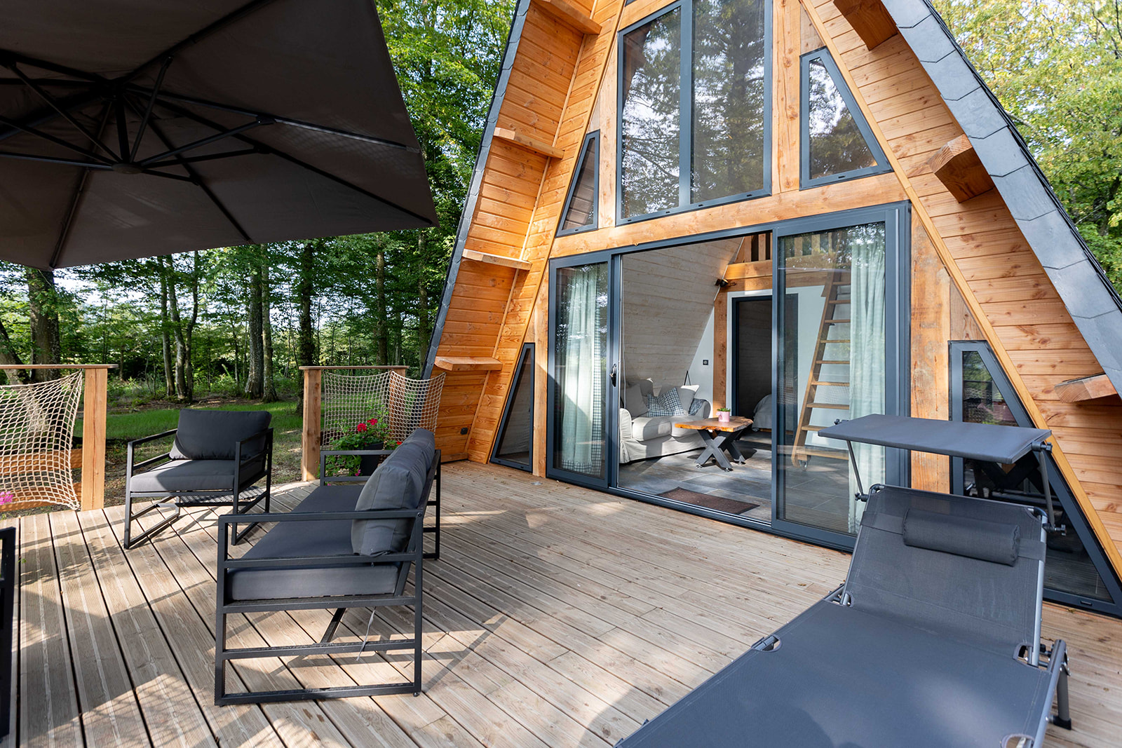 La cabane Delta : une évasion au cœur de la nature à Echouboulains — détail architectural