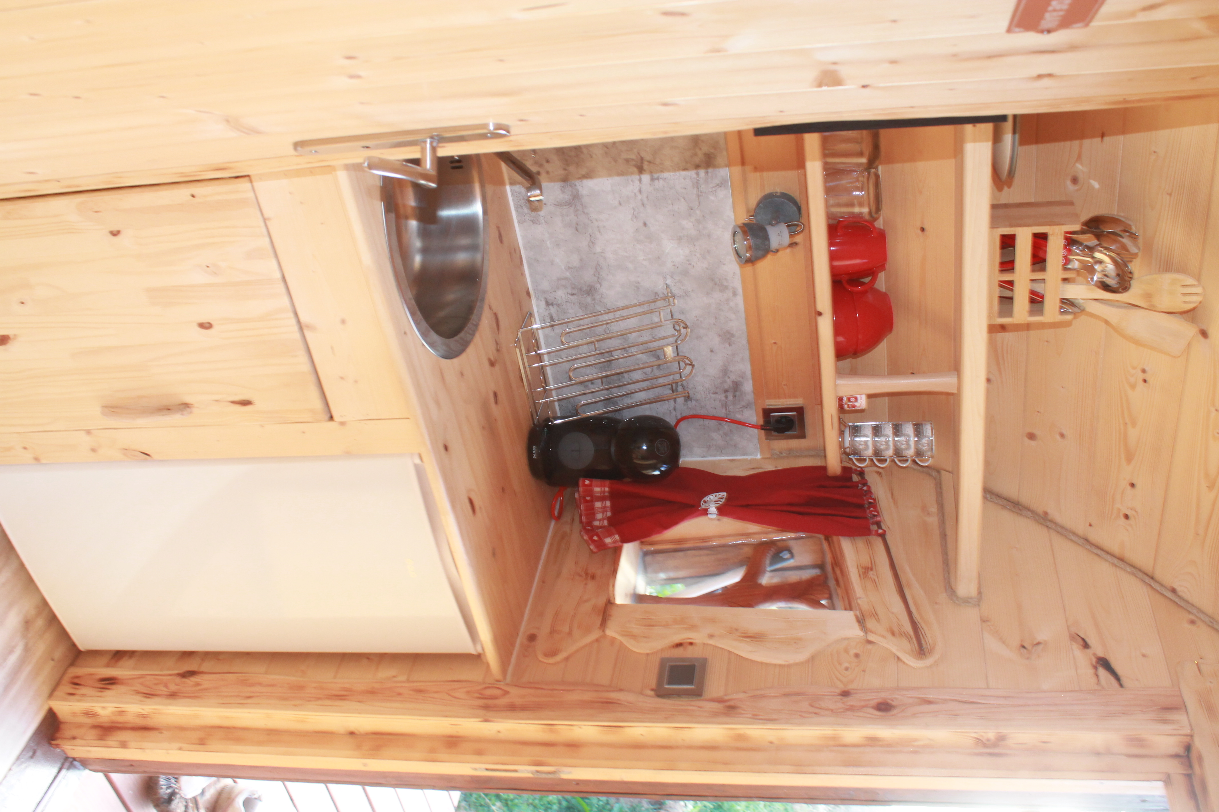 La Chaumière de Nélya : une cabane avec spa en pleine nature à Romain Sur Meuse — salle de bain