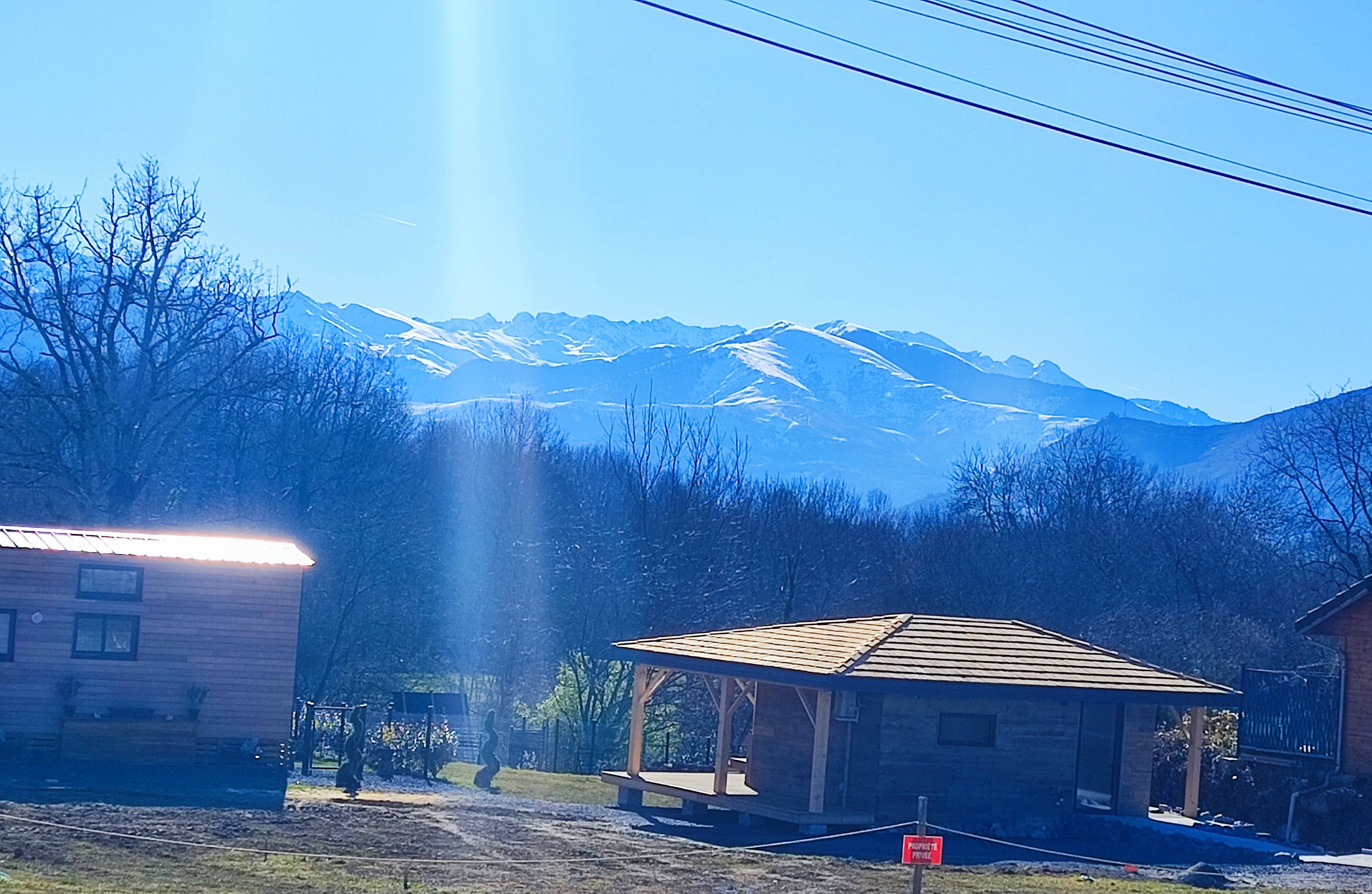 Cabane sur pilotis RMnature — Détente avec bain nordique à Lourdes à Lourdes — espace de vie