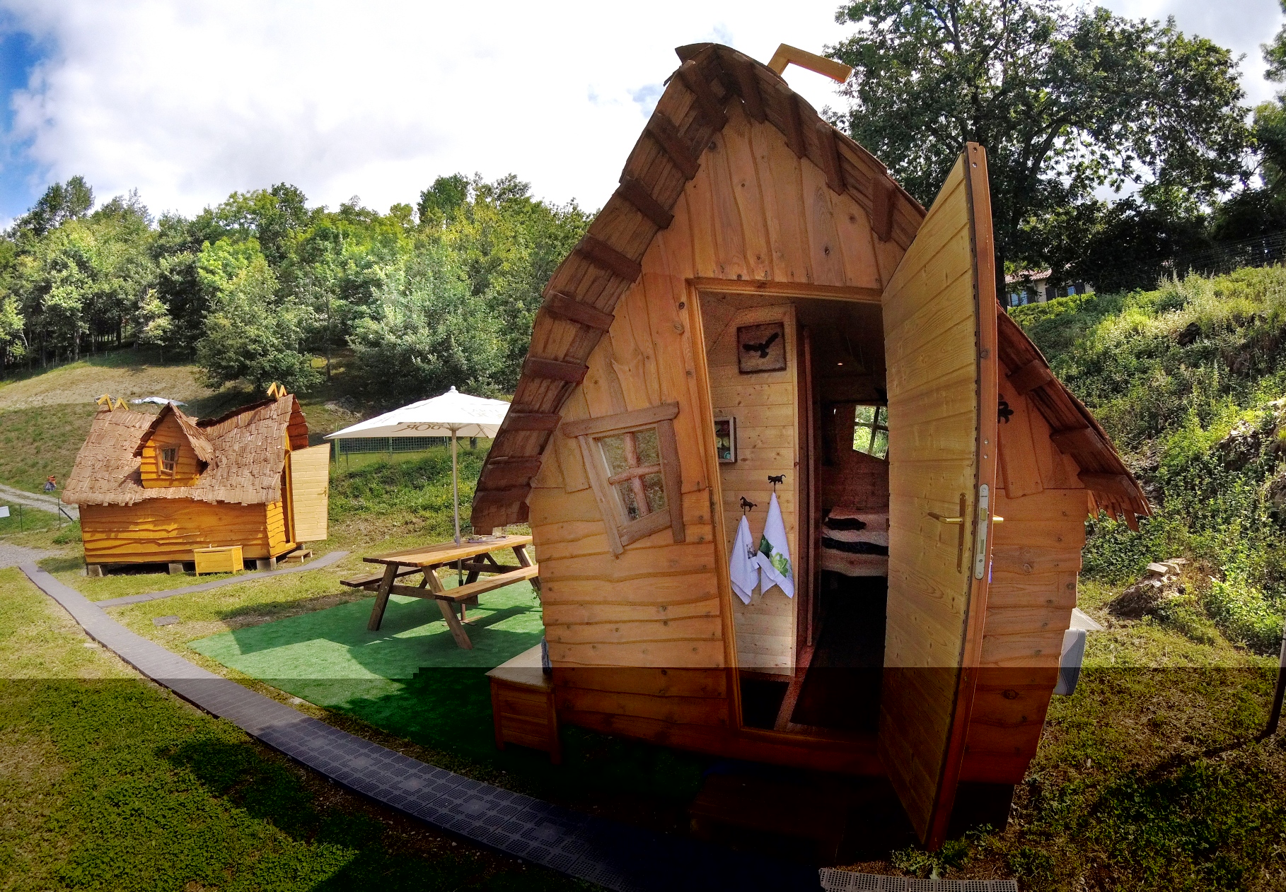 Cabane Les Encantadas : une évasion en pleine nature à Ignaux — détail architectural
