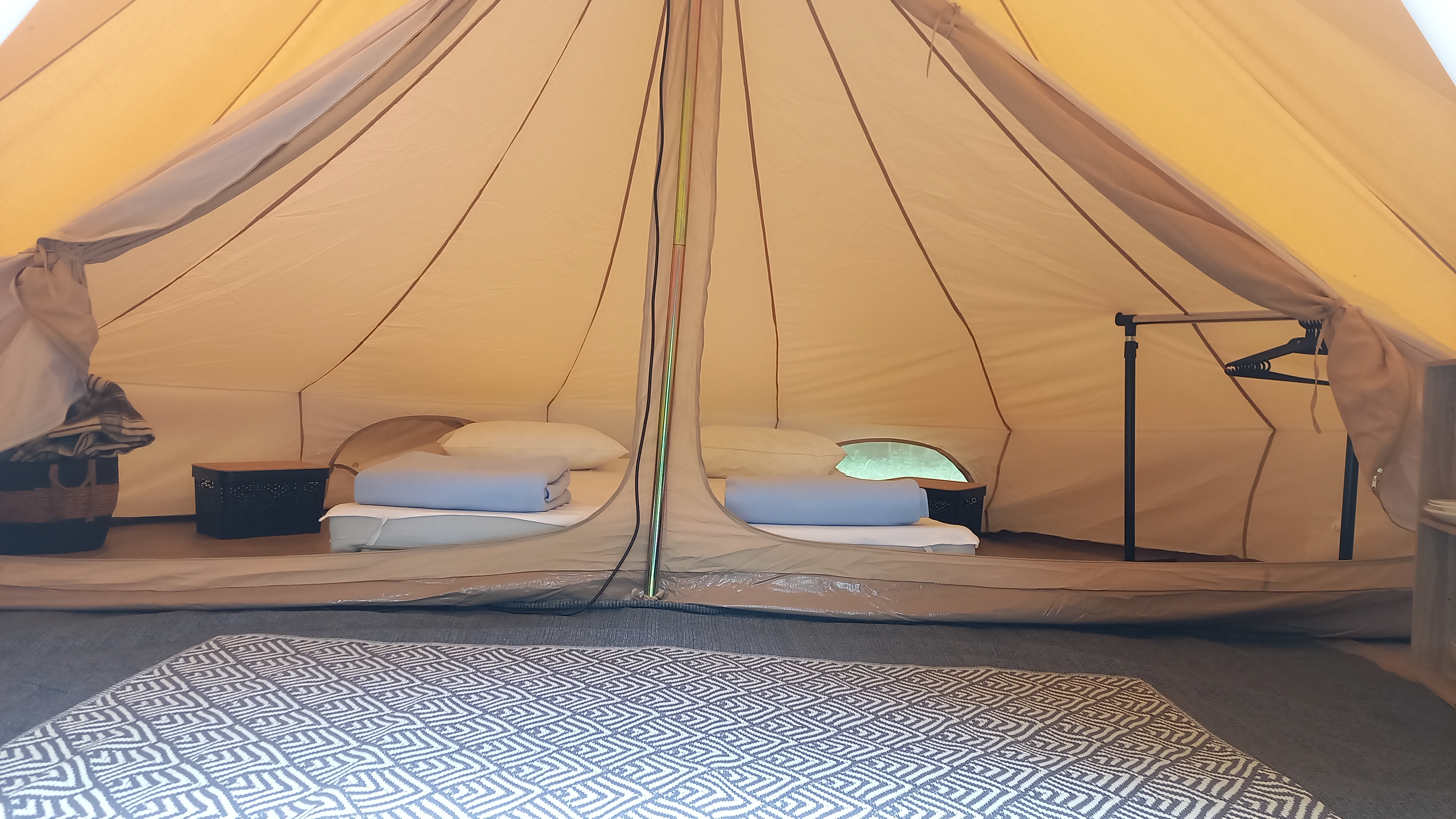 Tente Nori — Séjour nature avec spa à L'Orée du Bois, Pyrénées-Atlantiques à Pau — chambre