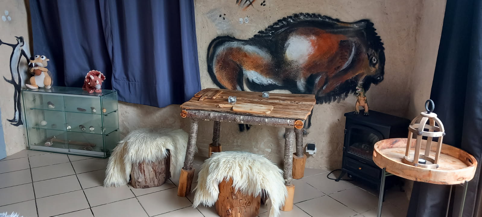 Cromagnon — Chambre à thème préhistorique à Saint-Geniès en Dordogne à Saint-Geniès — chambre