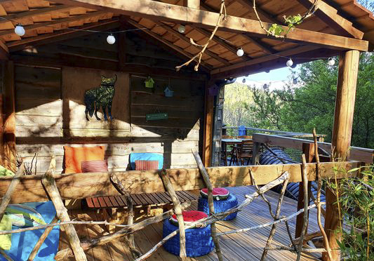 Cabane Le Loup : une escapade enchantée en Lozère à Vebron — vue intérieure