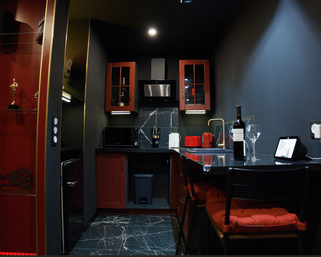 Movie-room — Chambre à thème cinéma privé à Carcassonne à Carcassonne — environnement naturel