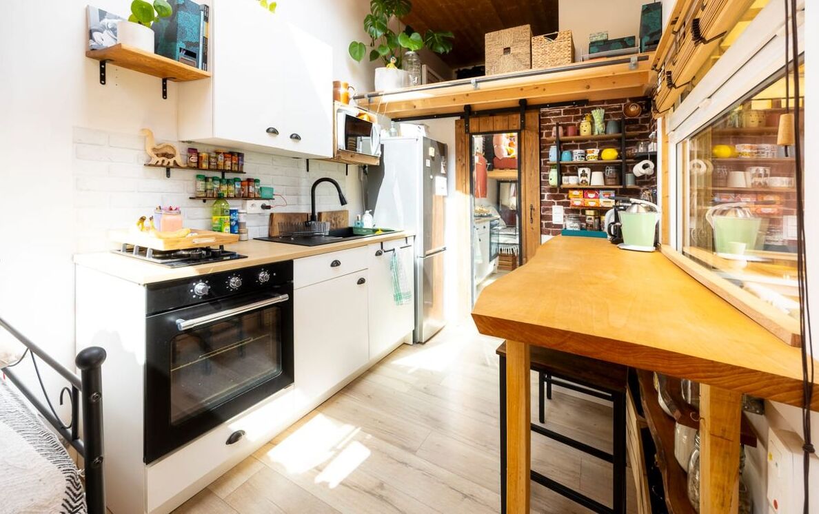 La tiny house sous les étoiles — Nuit cosy avec baignoire à Morbihan à Saint-Jean-Brévelay — chambre