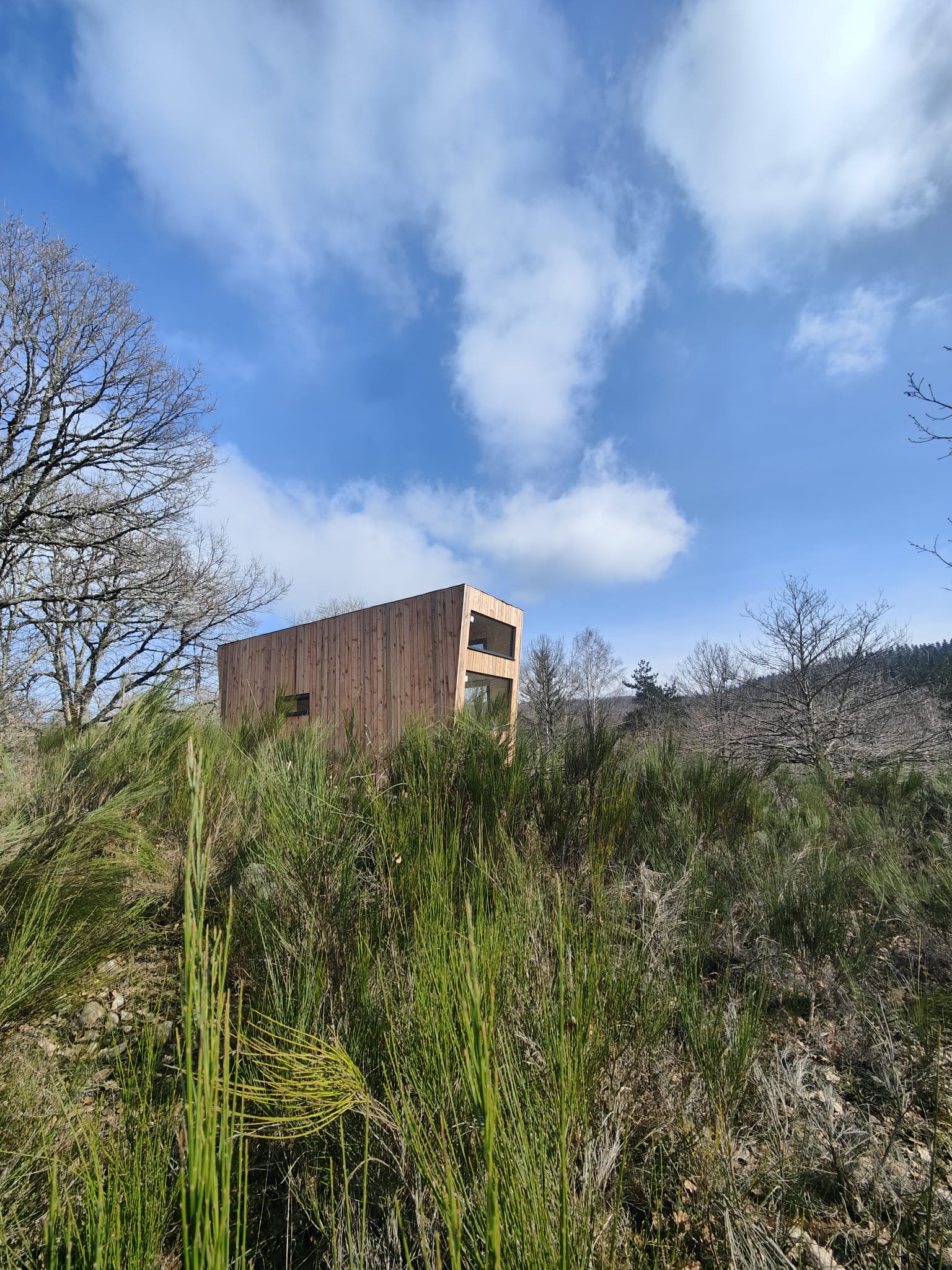 Séjournez dans une tiny house moderne au cœur de l'Auvergne