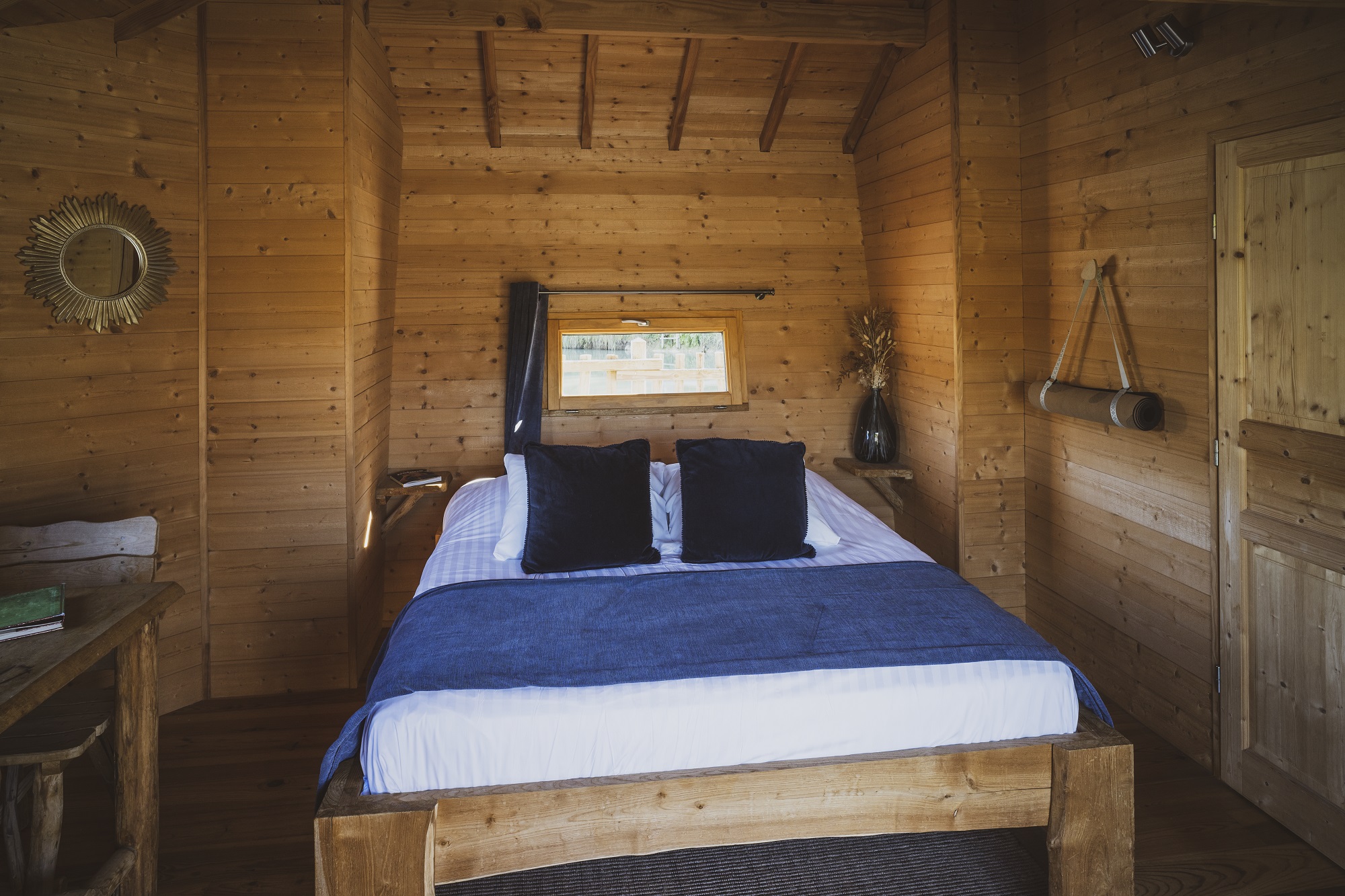 Cabane Spa Miroir : une évasion flottante en Franche-Comté à Joncherey — espace de vie