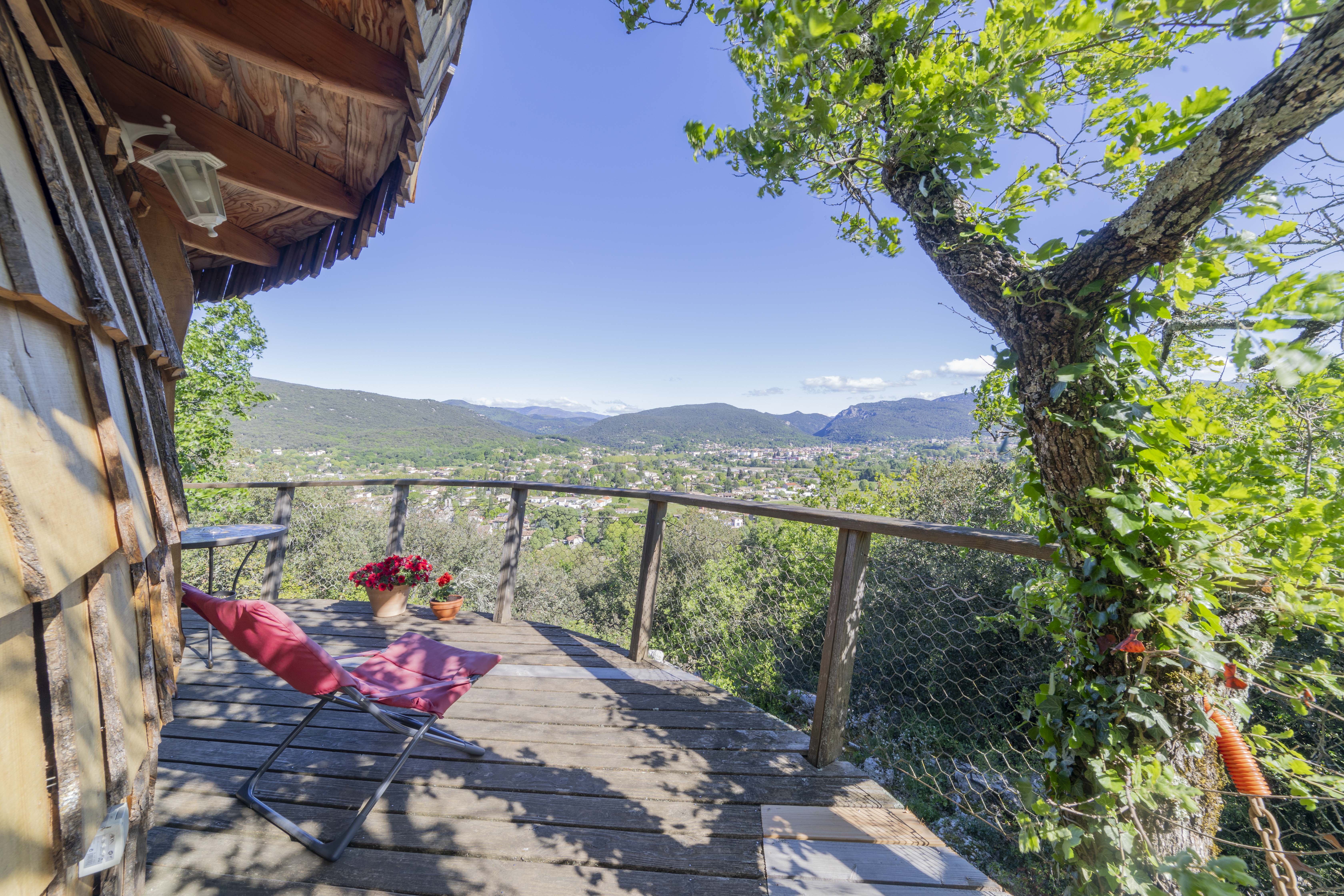 Cabane Romances Nippones — Cabane perchée à 2m dans l'Hérault à Souleyourt — chambre