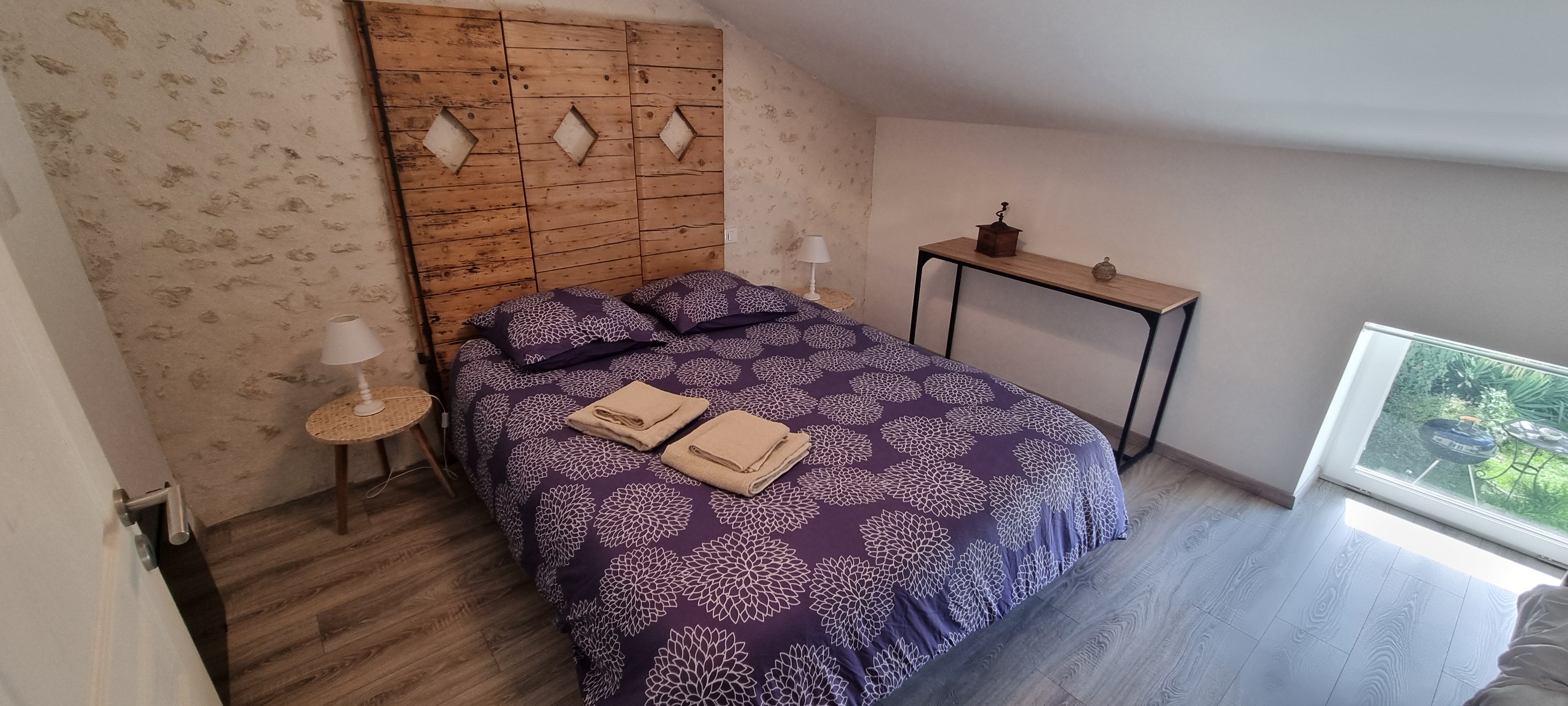 Gite La Petite Clavelie — Maison avec Spa à Dordogne à Alles-sur-Dordogne — détail architectural