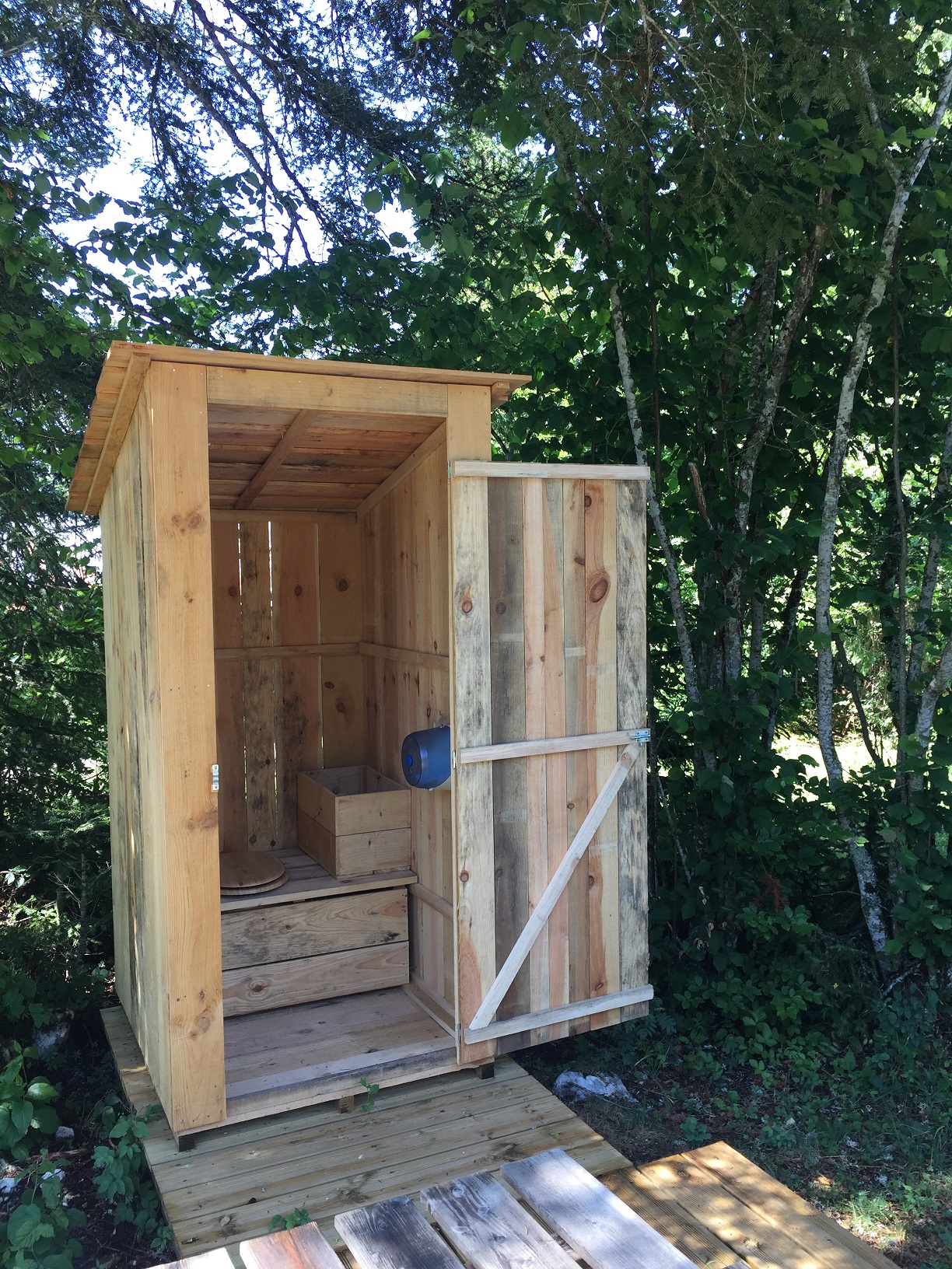 Séjournez dans une yourte en Franche-Comté à Bourgogne-Franche-Comté — vue depuis la terrasse