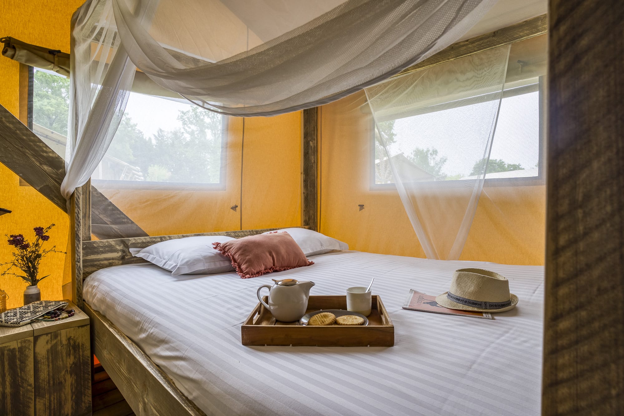 Lodge Serval : une expérience safari au cœur de la nature à Pressac — chambre