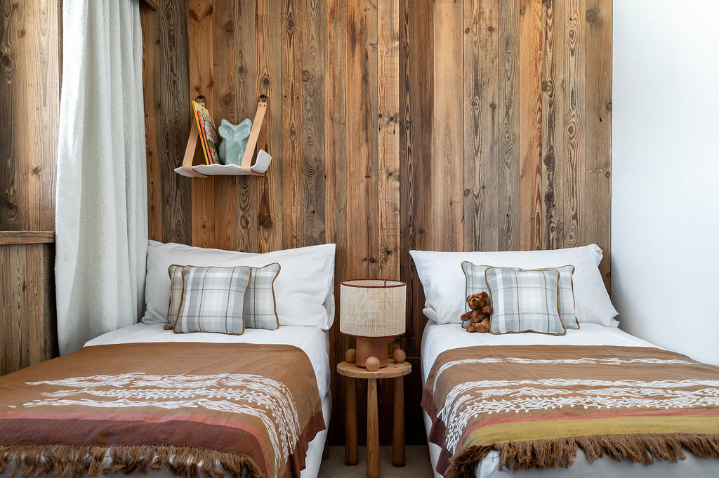Chambre Refuge Famille — Séjour alpin avec spa à Mont d'Arbois à Saint-Gervais-les-Bains — vue intérieure
