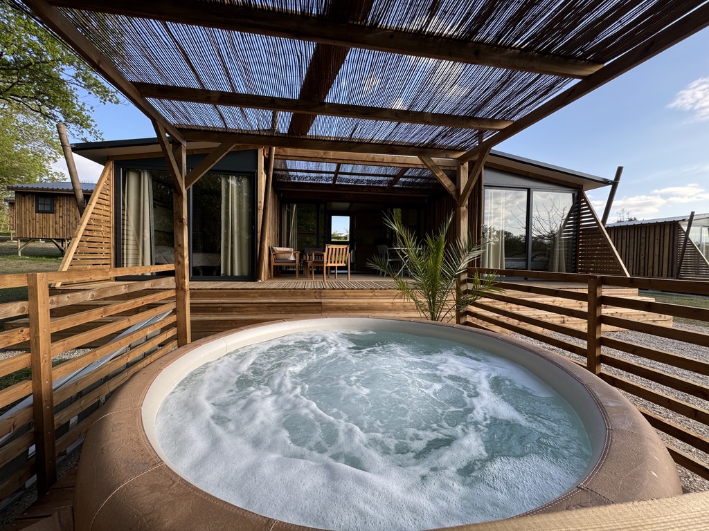 Cottage Lodge SPA — Chalet avec spa privatif à Indre-et-Loire à Sorigny — cuisine