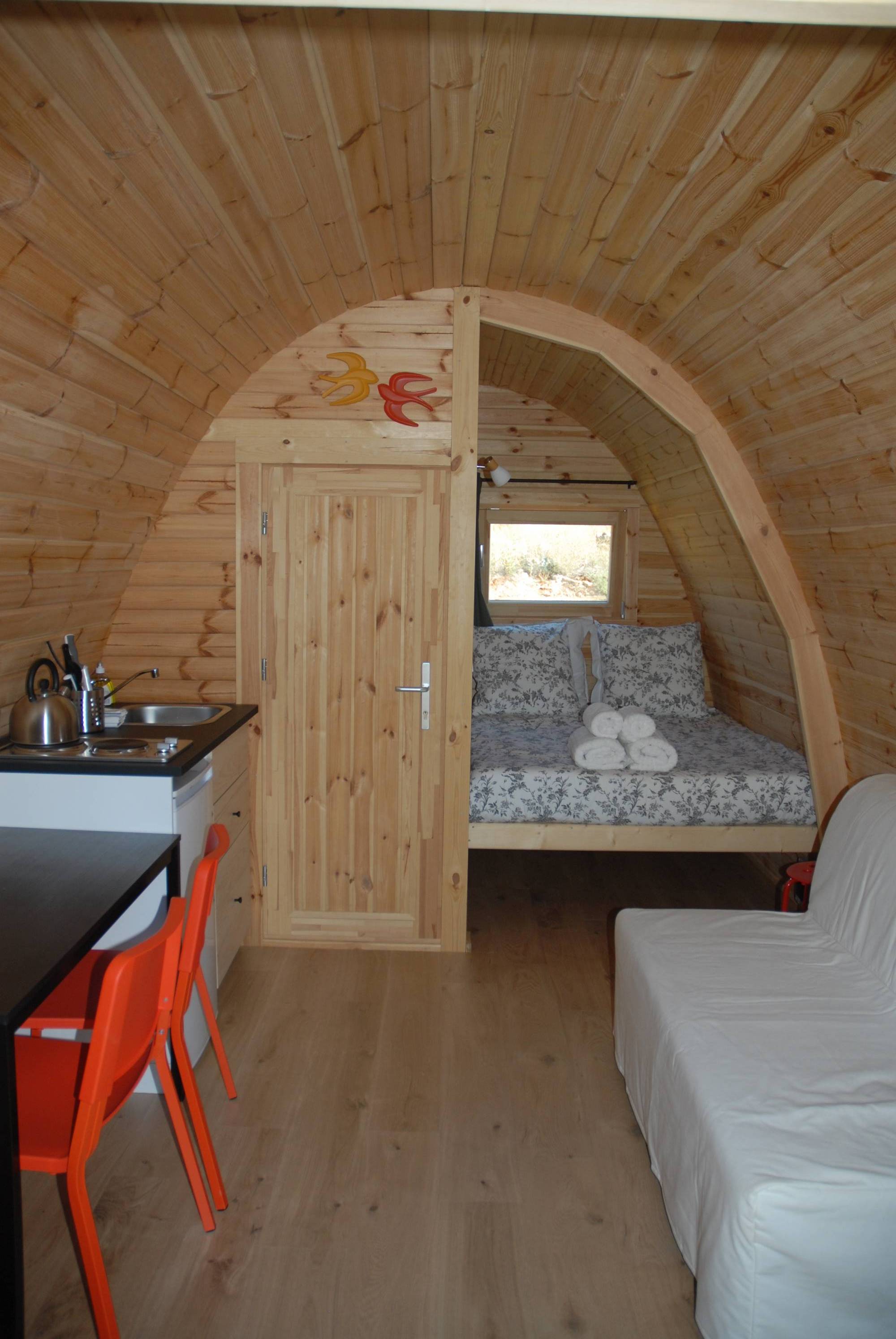 Le Pod de l'Adret : une expérience immersive en pleine nature à Rians — salle de bain