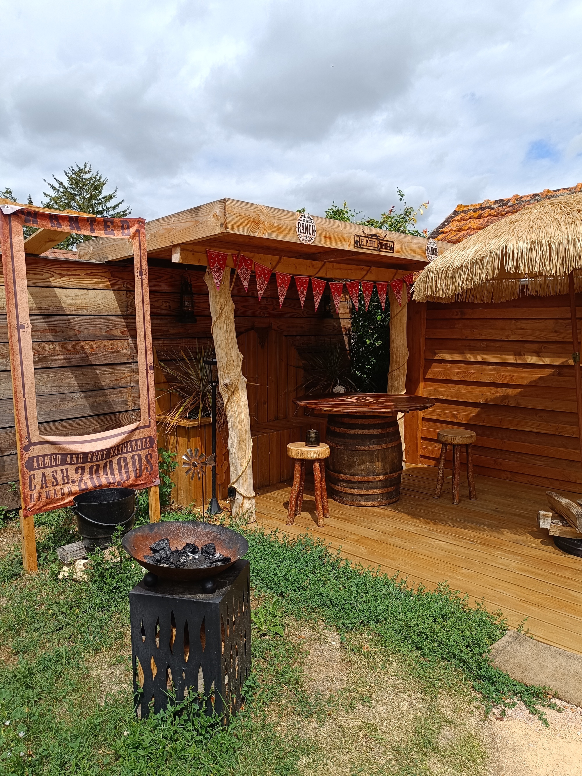 P'tit RANCH — Cabane avec piscine à Allier