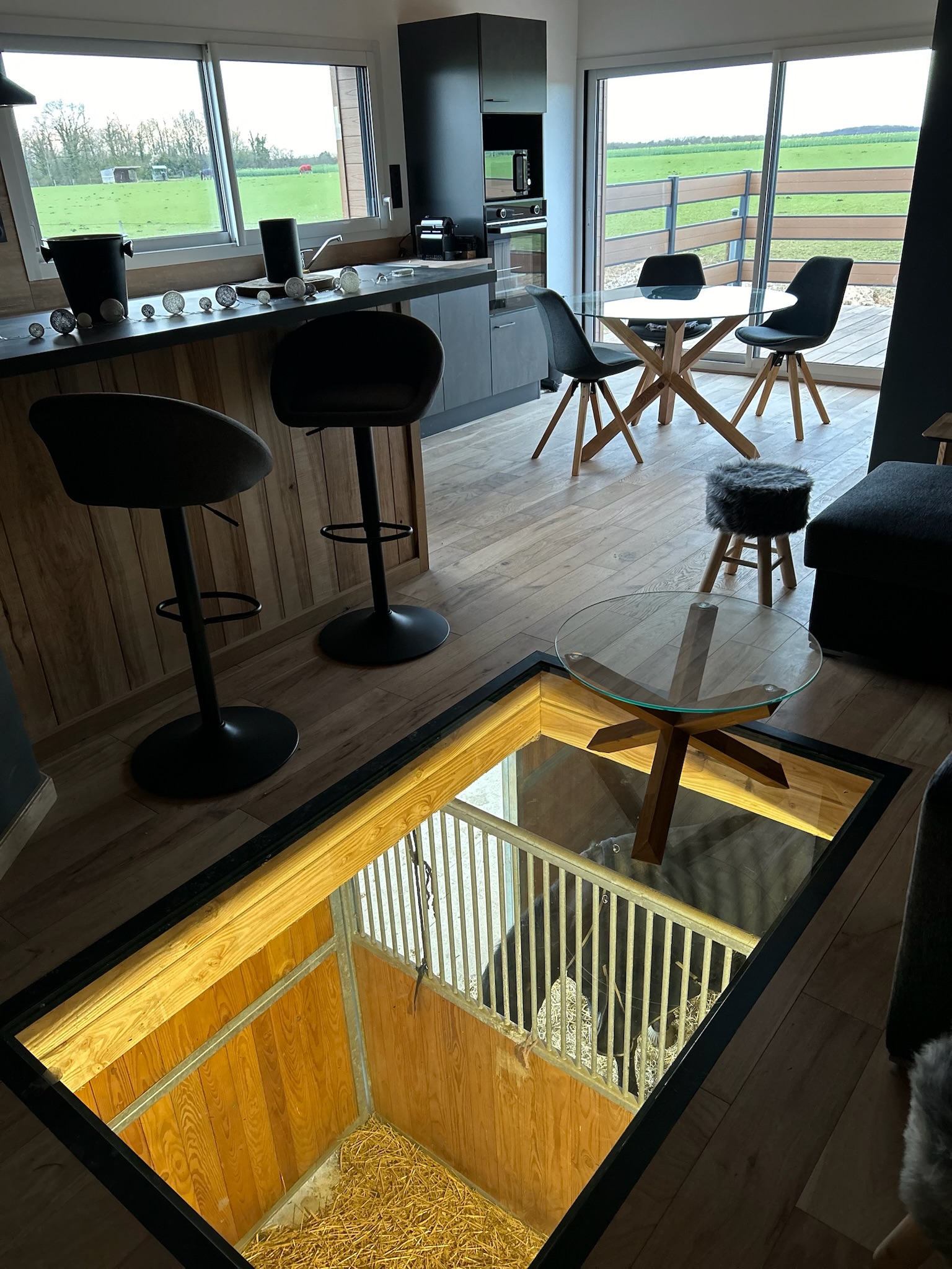 La Stabu des prés Hauts & Spa : une expérience inclassable à Preaux — vue depuis la terrasse