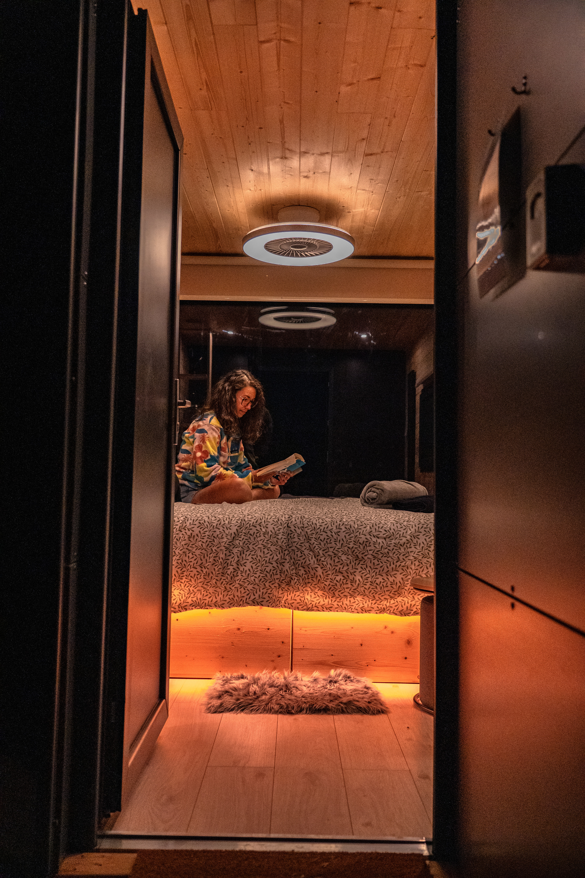 Homnest — Tiny House avec vue panoramique à Puybegon (Tarn) à Puybegon — espace de vie