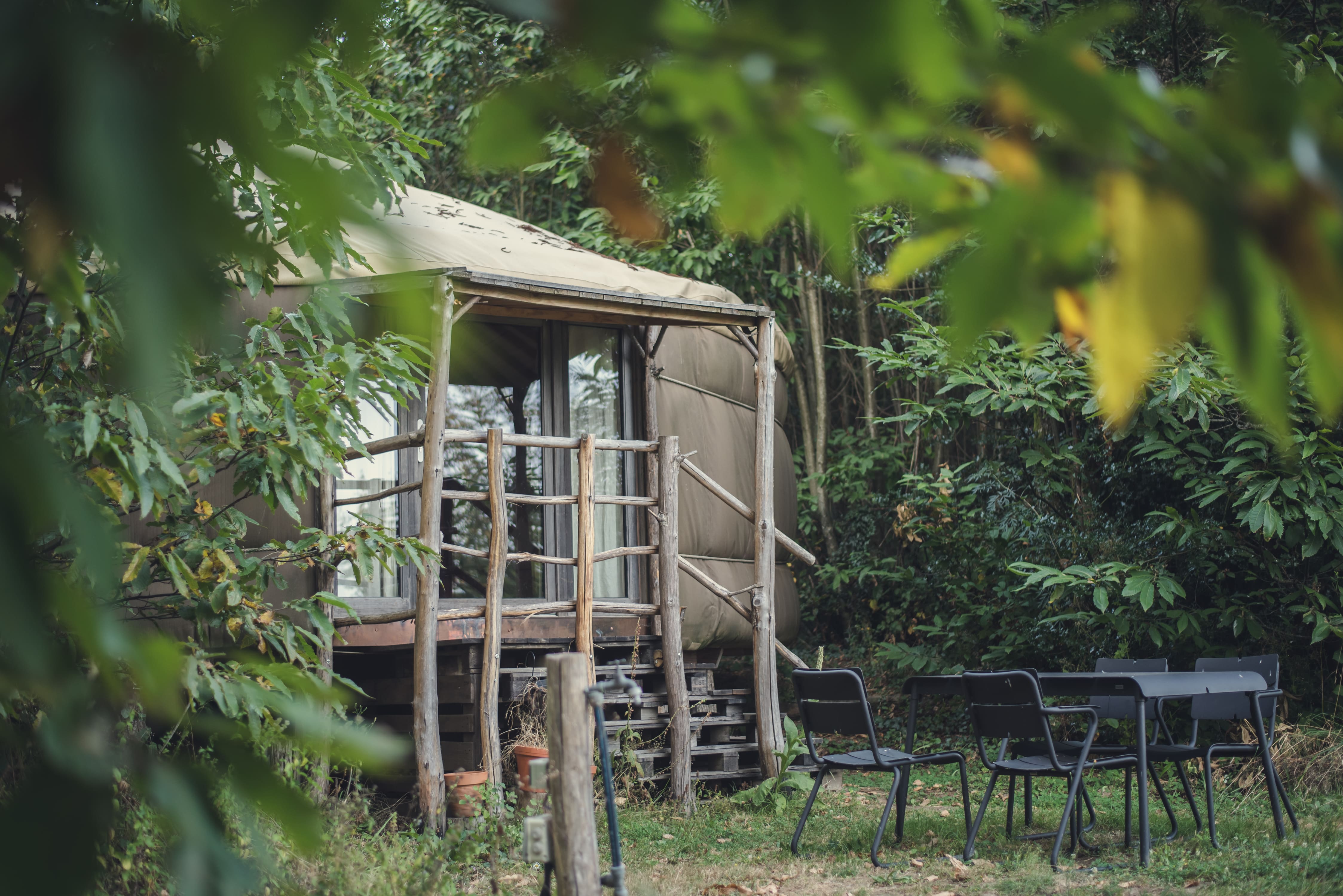Yourte contemporaine tout confort — Séjour paisible à La Ferme de la Goursaline en Haute-Vienne