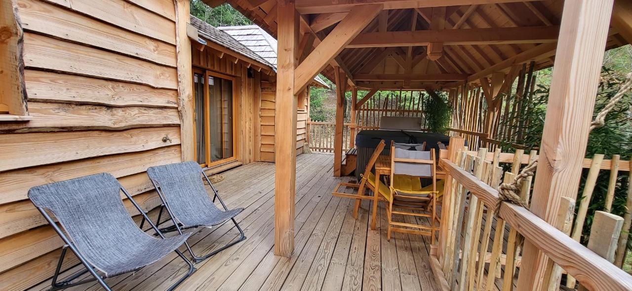 Cabane Château duplex - Spa/Jacuzzi™ — Nuit insolite à Aulteribe en Haute-Loire à Aulteribe — détail architectural