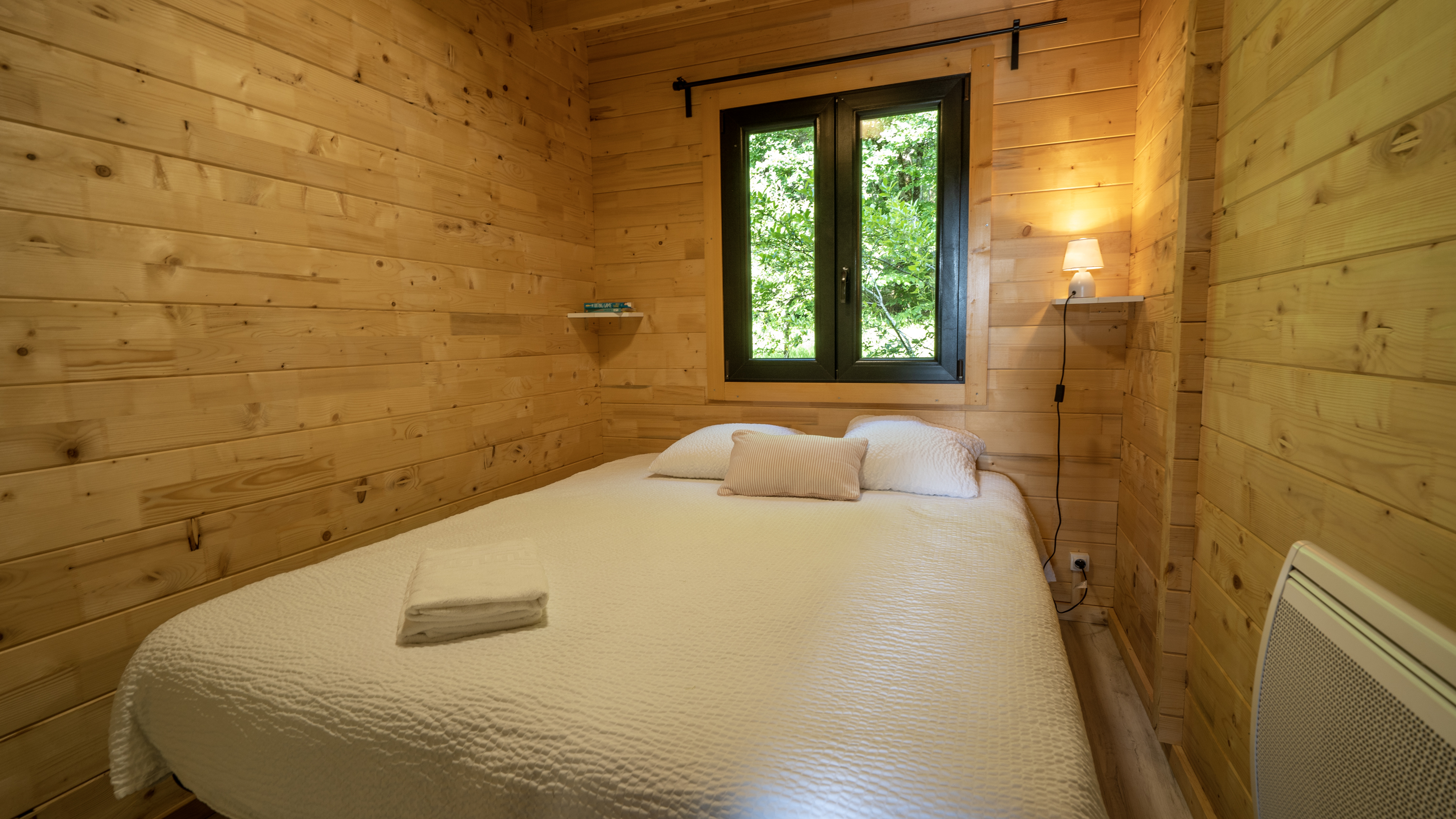Chalet familial Luxor & Spa : une évasion au cœur du Limousin à Chamberet — espace de vie