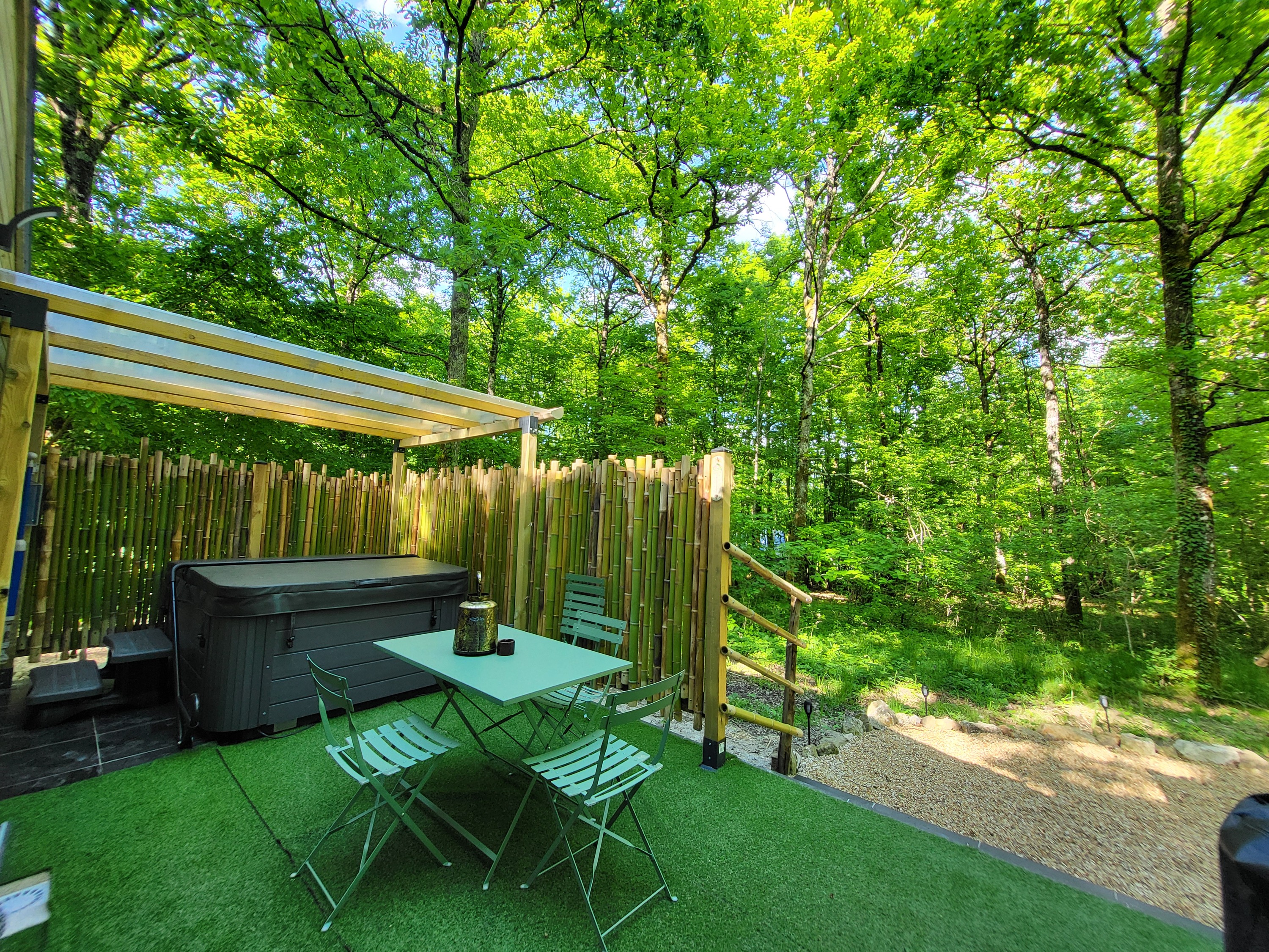 Cabanes en Loire & Spa — Cabane romantique avec jacuzzi à Loir-et-Cher à Marolles — espace de vie