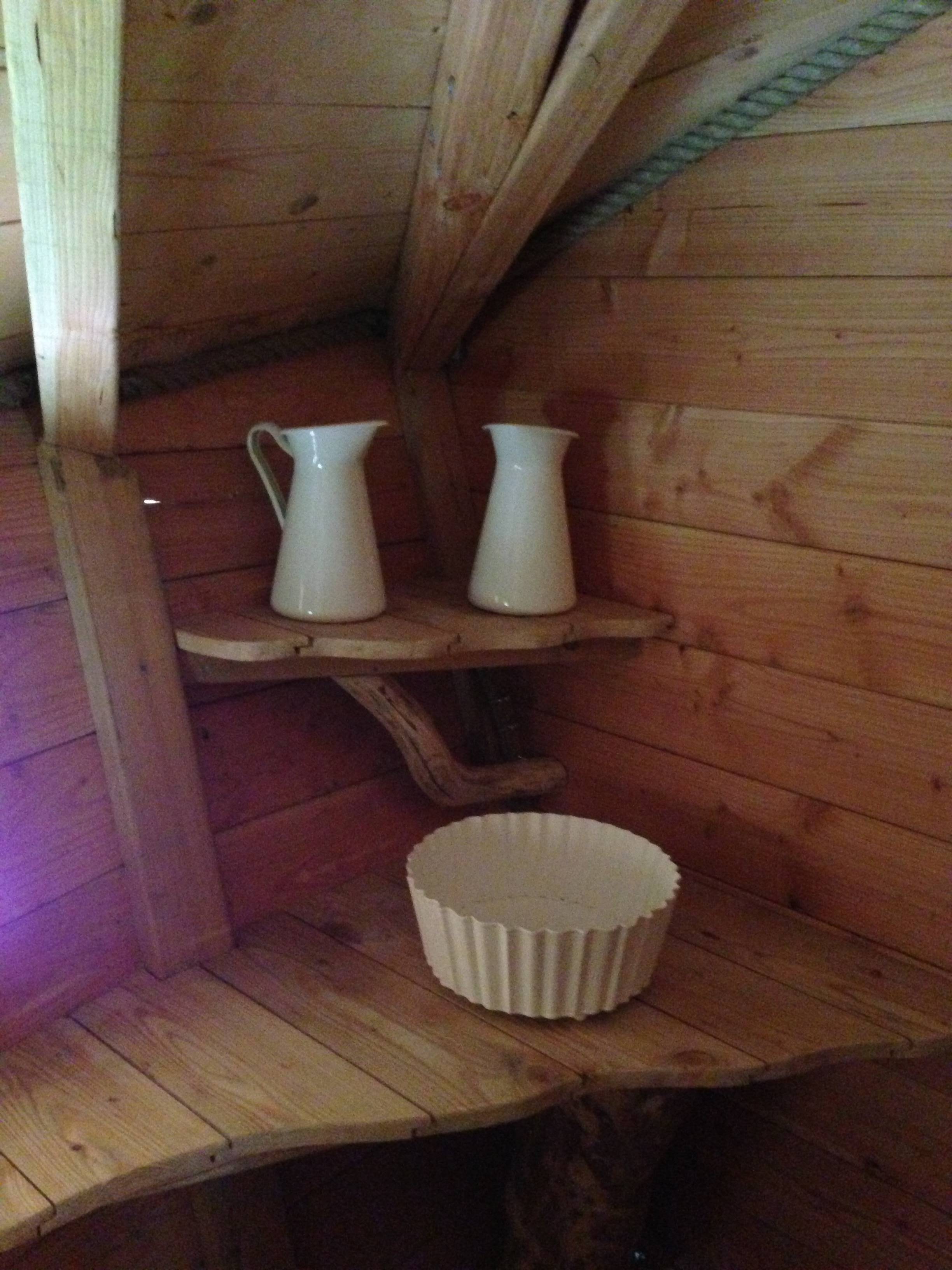 L'aventurière — Cabane dans les arbres avec spa à 7m en Maine-et-Loire à Les Garennes Sur Loire — cuisine