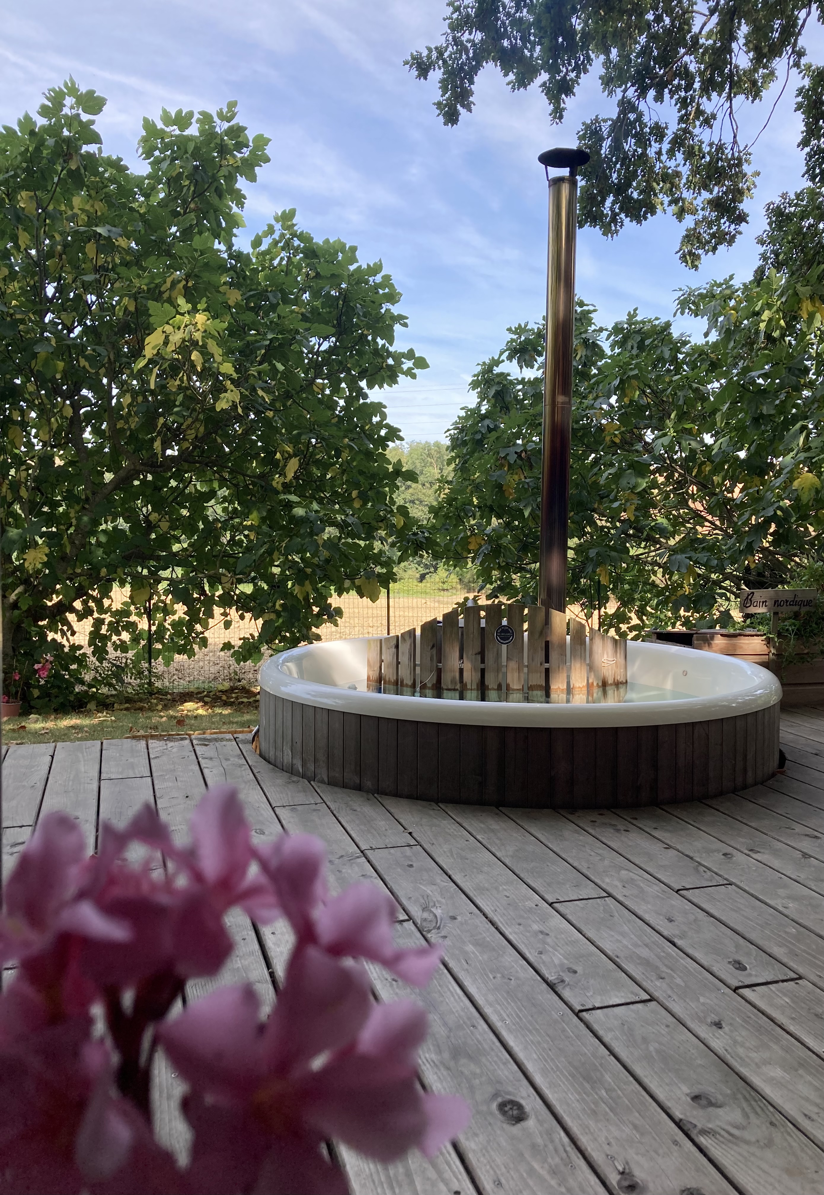La Petite Cabane & Spa — Cabane avec bain nordique à Haute-Garonne à Toulouse — espace de vie