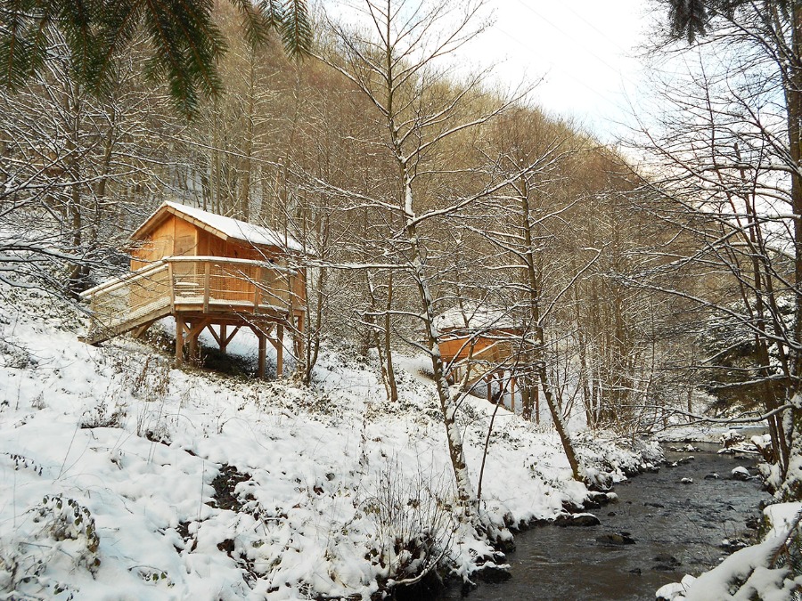 La cabane l'Ile aux Pêcheurs : une échappée en hauteur à Grandfontaine — cuisine