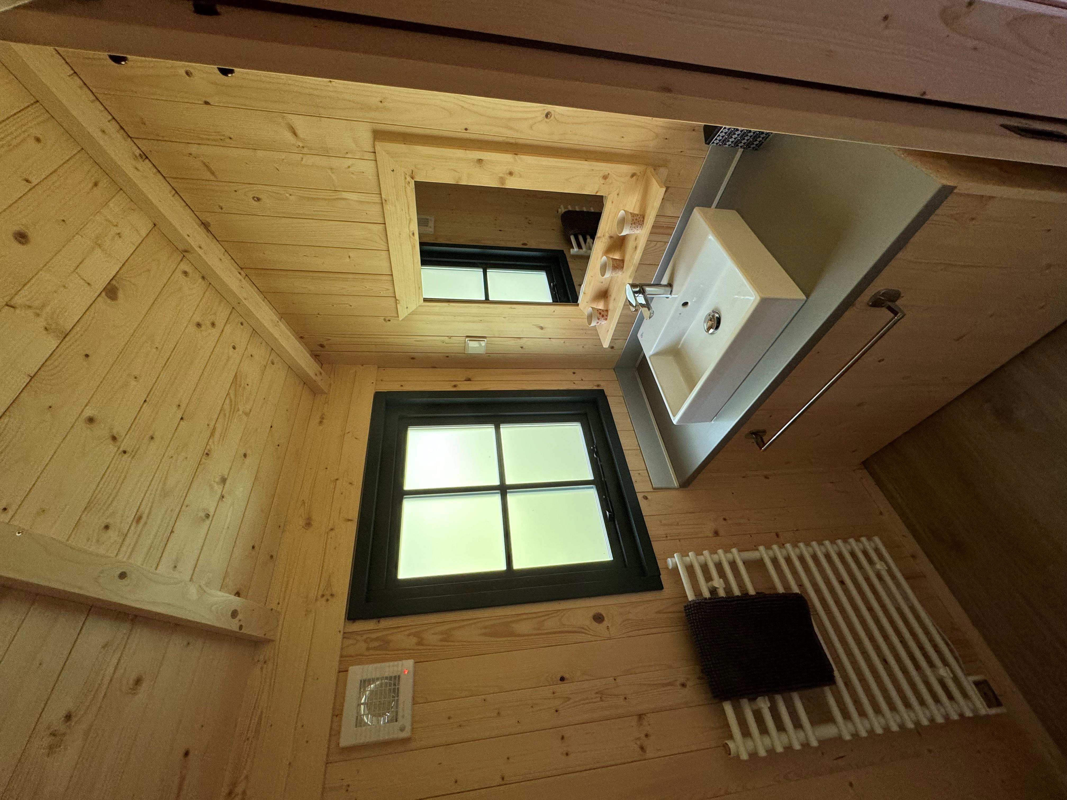 Chalet Petit-Prince : une cabane sur pilotis au cœur des Alpes à La Motte-Chalancon — chambre