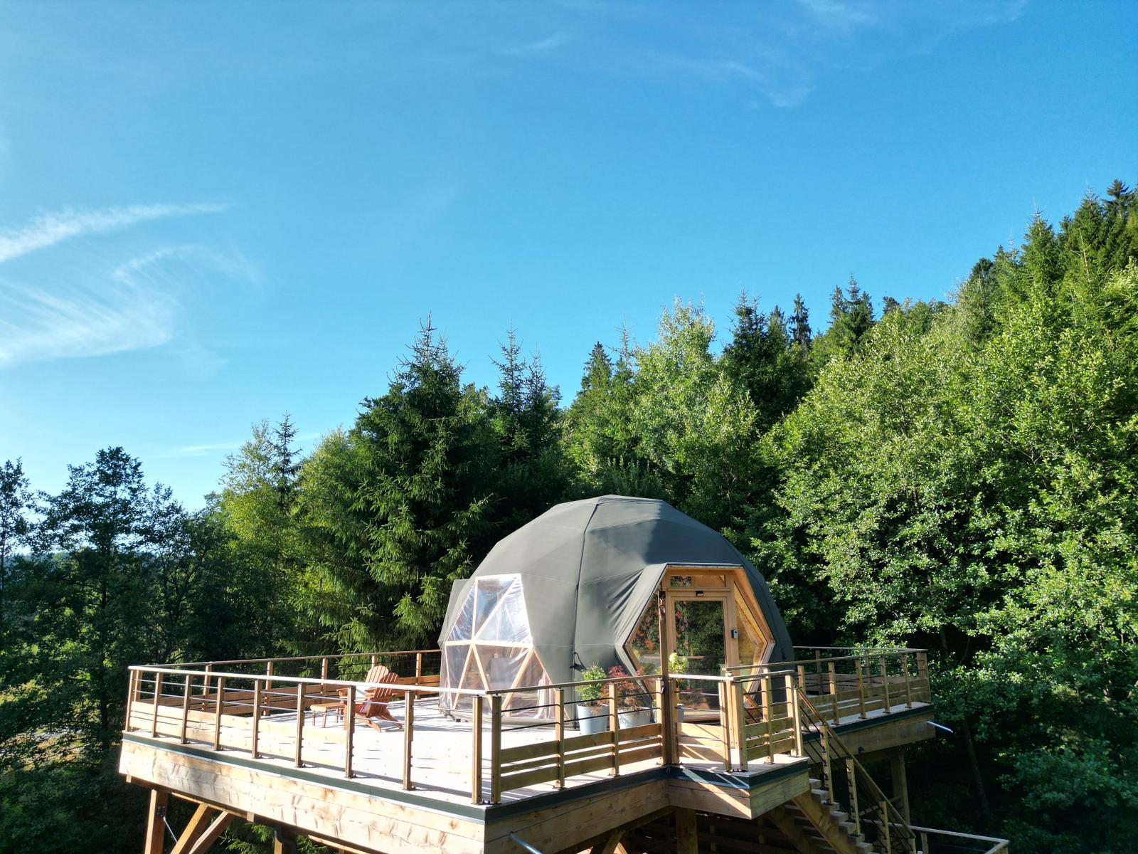 DÔME SWEET DÔME & Spa — Dôme avec spa à 7m en Vosges à Les Forges — vue depuis la terrasse