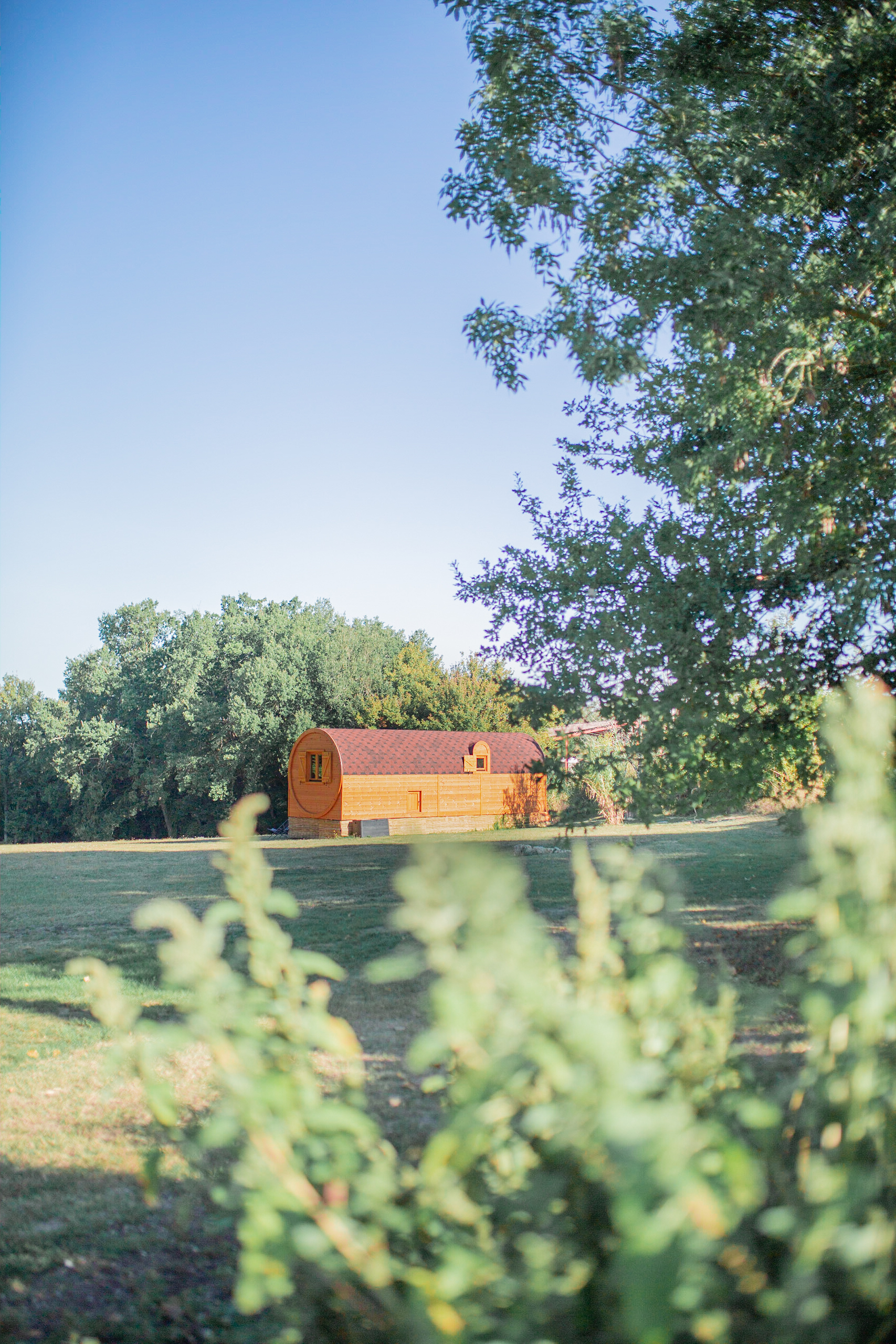 Tiny House Courréjot — Roulotte avec spa à Gers à Riguepeu — détail architectural