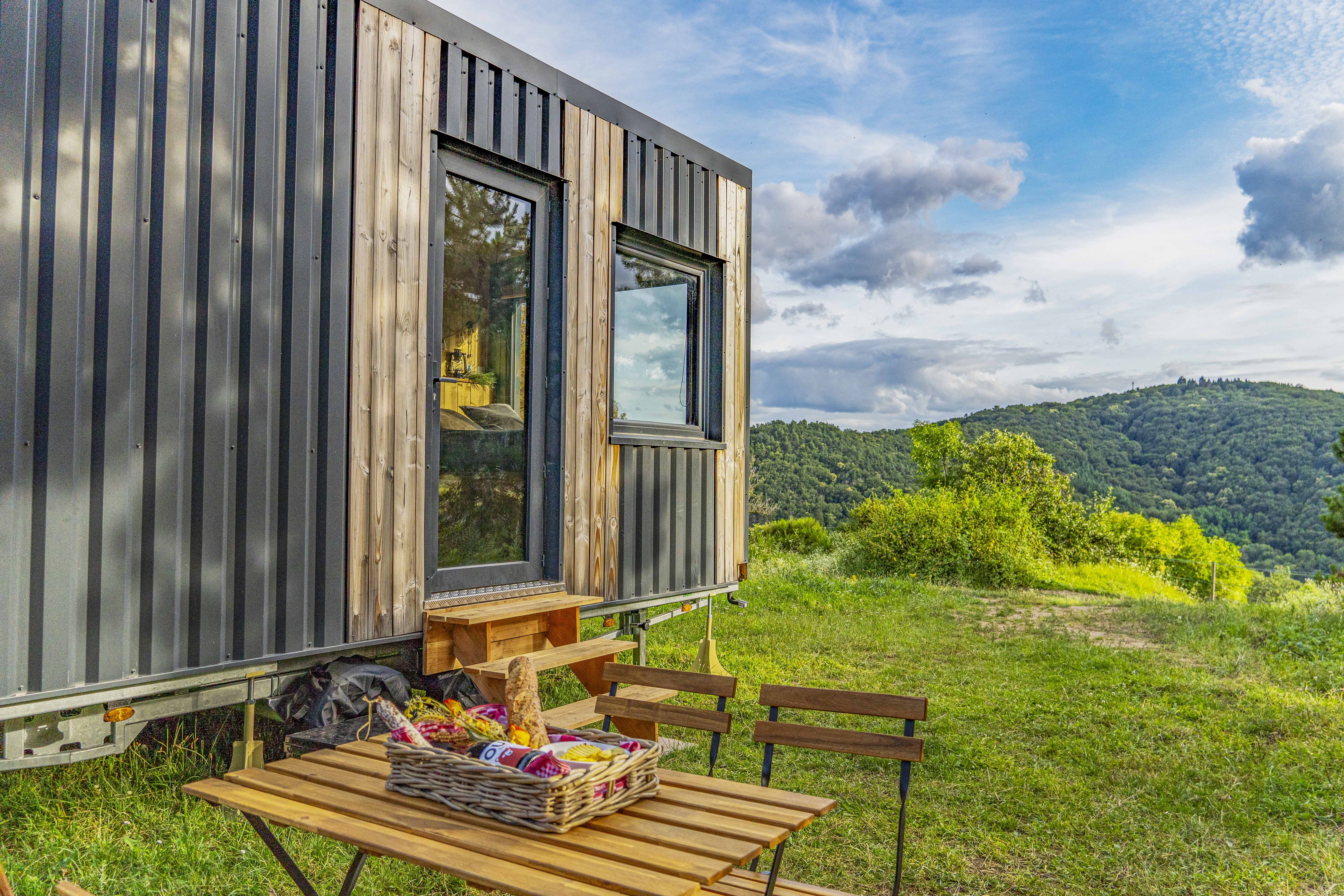 Le Bosquet des Dômes : une tiny house au cœur de l'Auvergne à Châtel-Guyon — vue intérieure