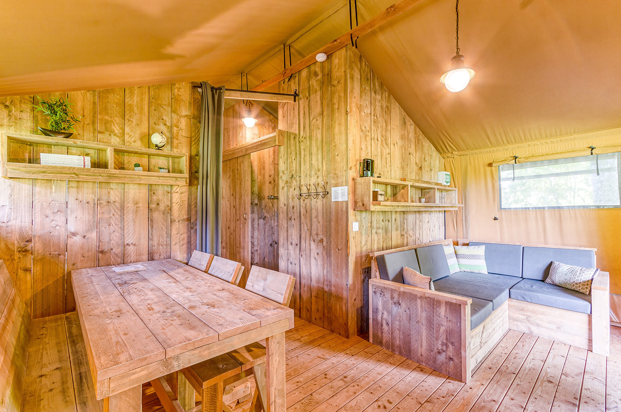 Lodge Spa du Ruisseau : une expérience immersive en pleine nature à Descartes — salle de bain